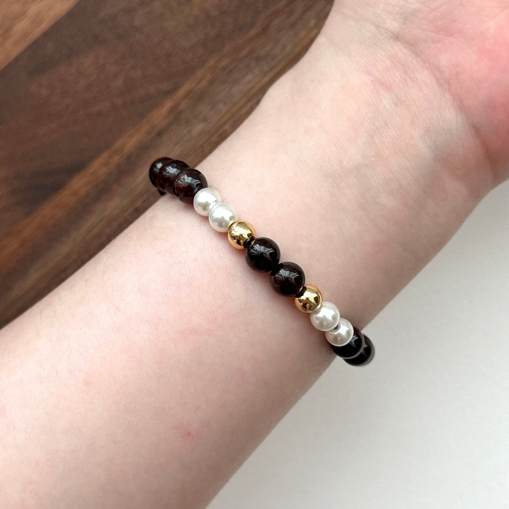 BS196 [Capricorn Aquarius | January] Garnet Freshwater Pearl Ball Gold-plated Bracelet