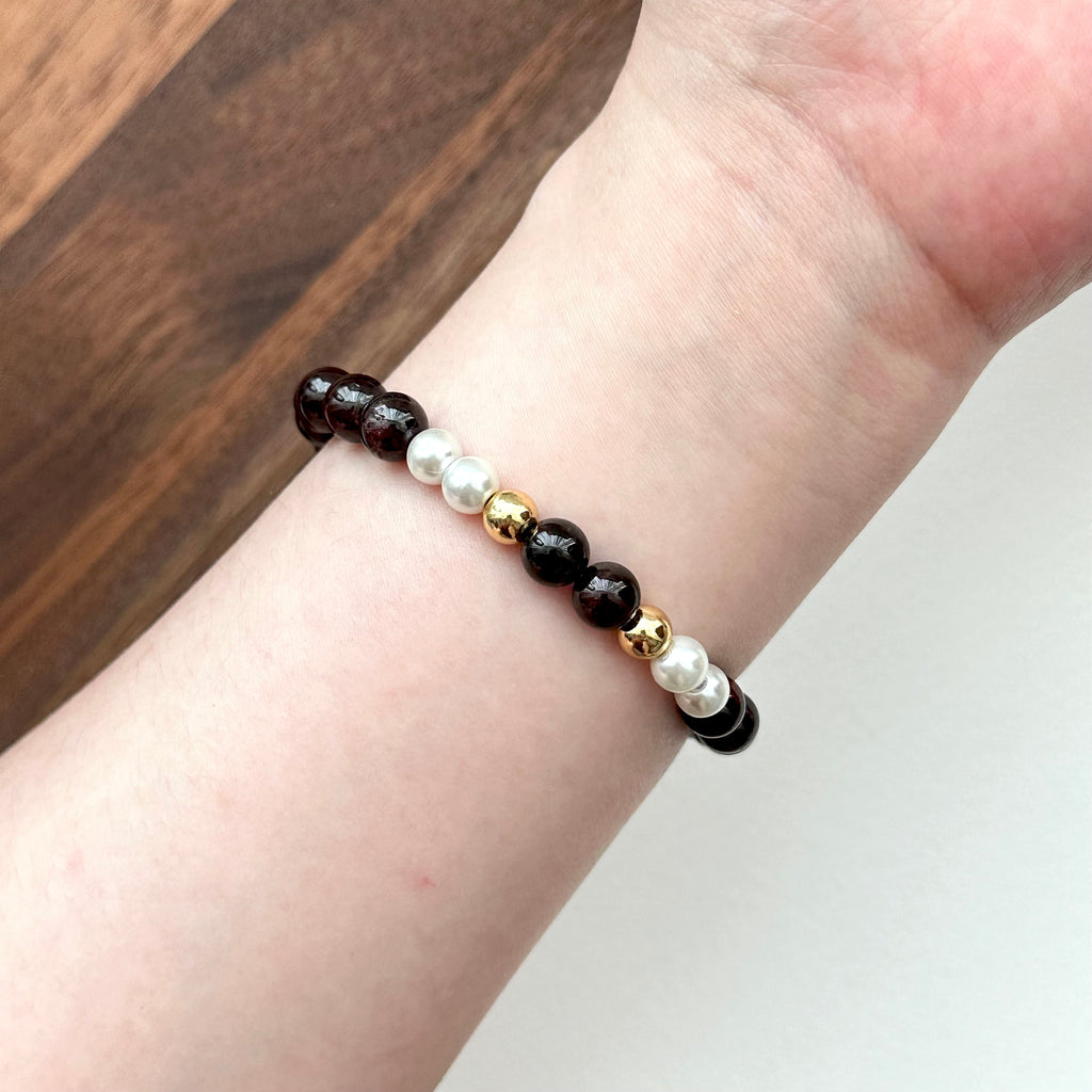 BS196 [Capricorn Aquarius | January] Garnet Freshwater Pearl Ball Gold-plated Bracelet