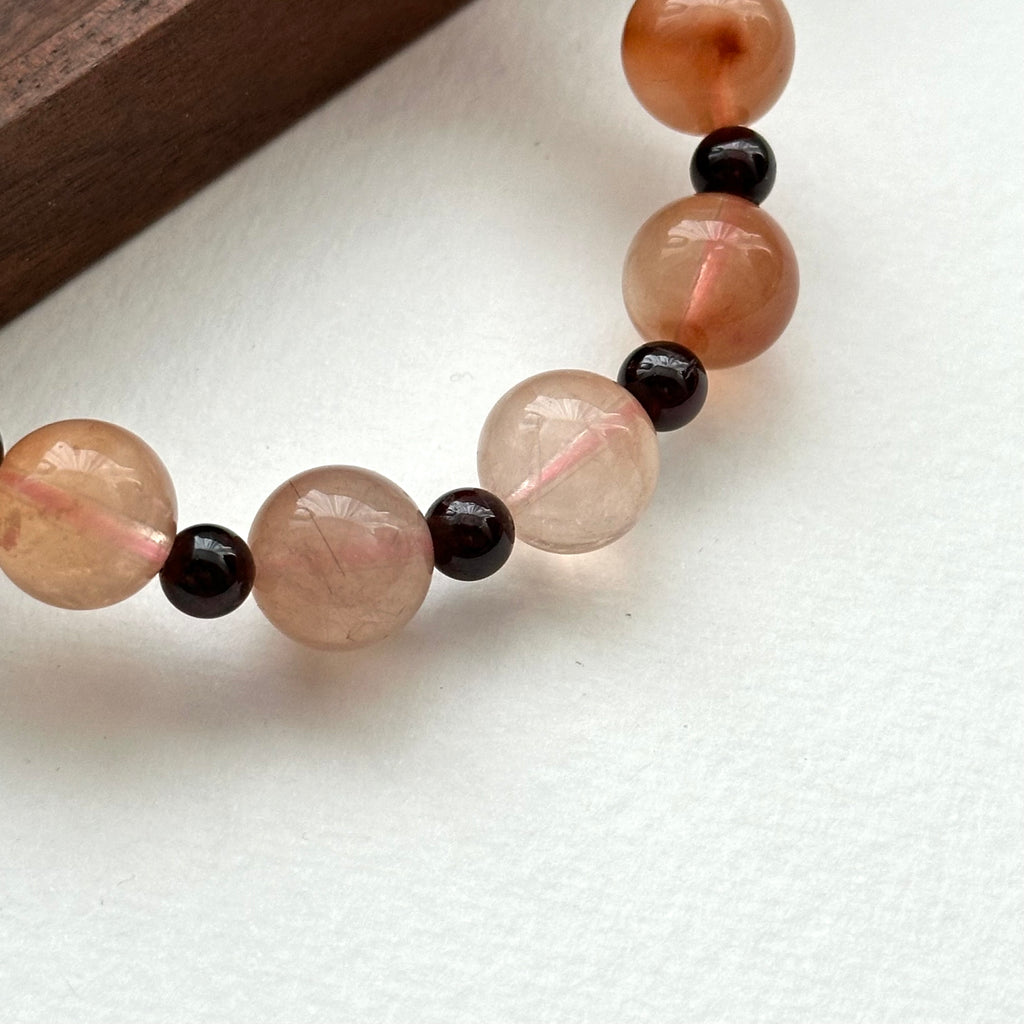 BS197 [Love and Warmth] Red Rabbit Fur Garnet Bracelet