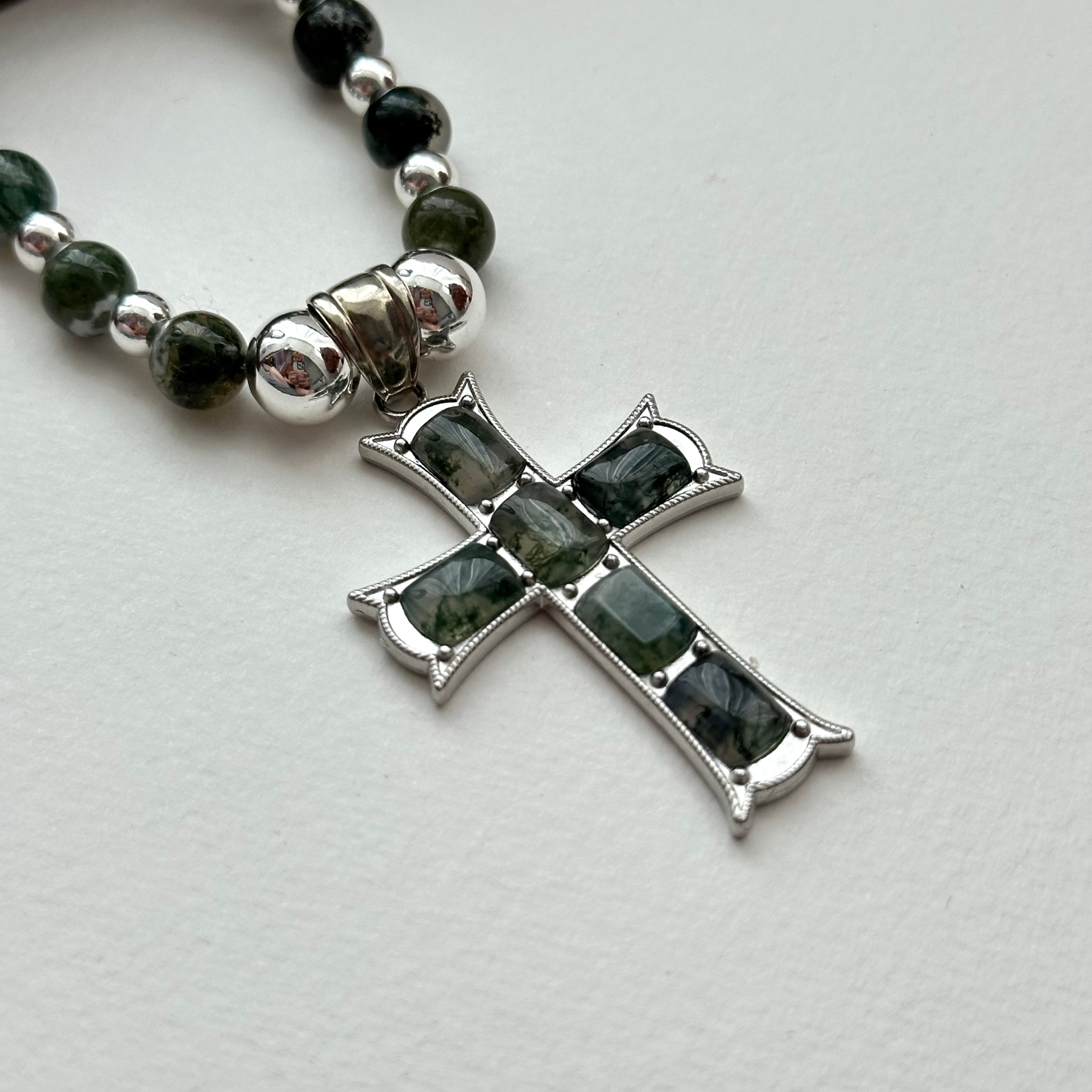 N49【New Beginning】Water Grass Agate Cross Silver Plated Necklace