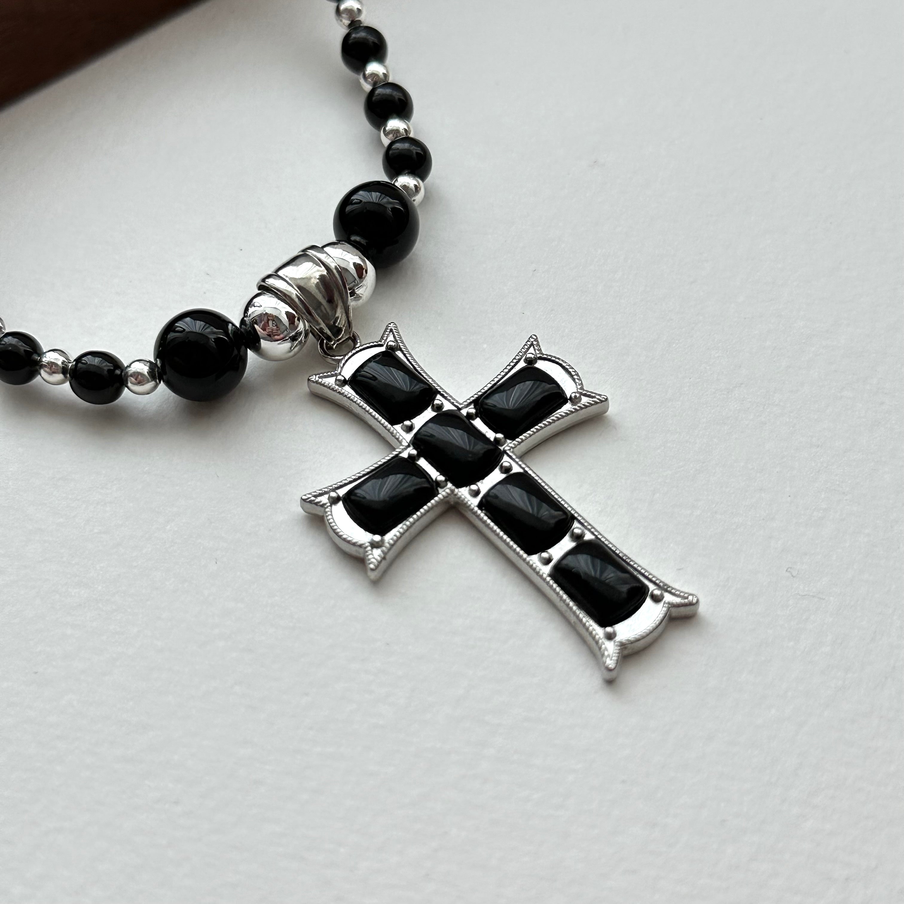 N47【獅子處女座|8月】黑瑪瑙十字架鍍銀頸鏈項鏈