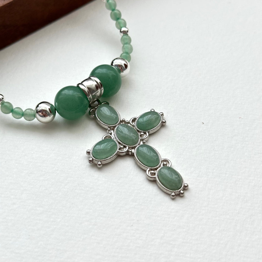N48 [Taurus Gemini | May Birthday] Green Aventurine Cross Silver-plated Necklace