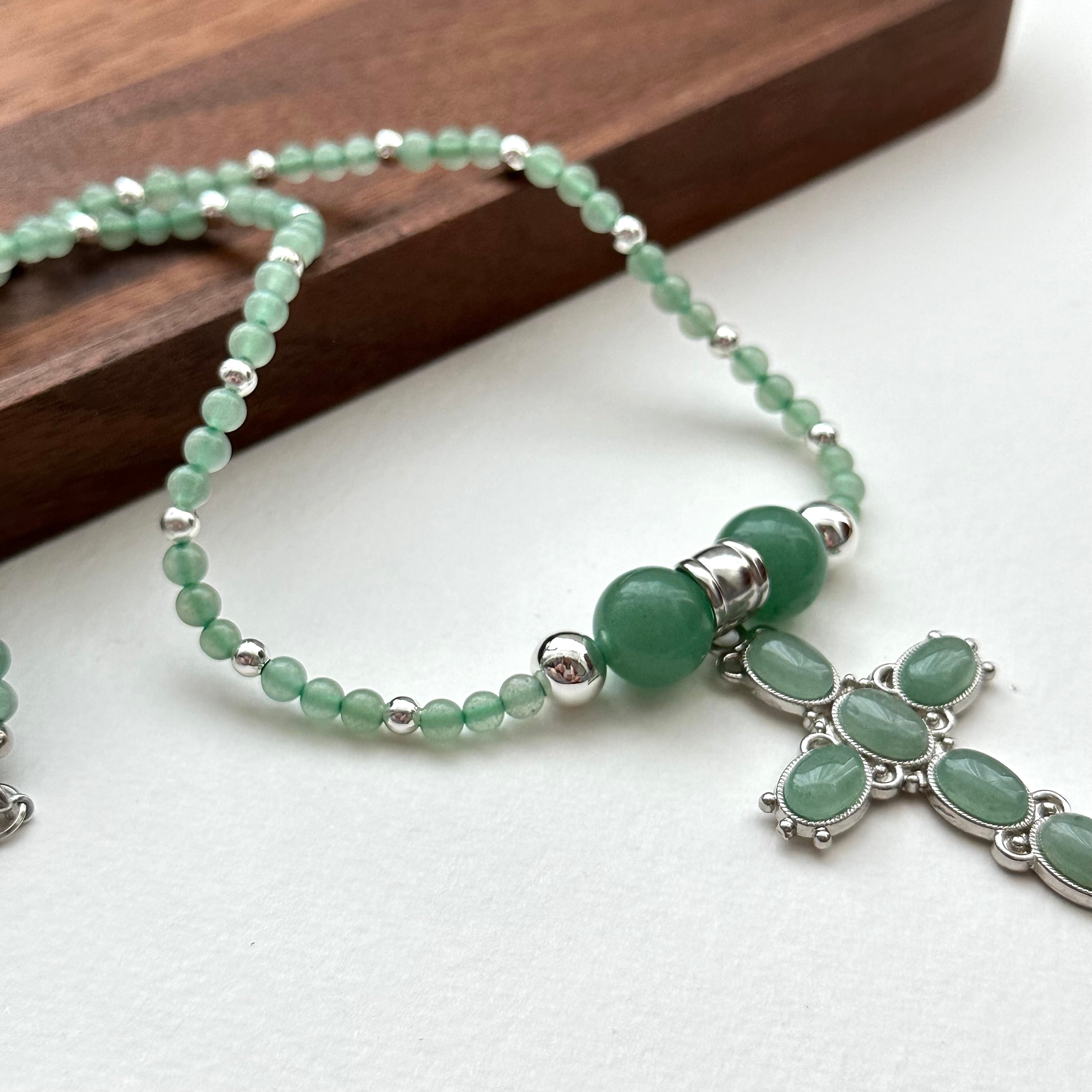 N48 [Taurus Gemini | May Birthday] Green Aventurine Cross Silver-plated Necklace