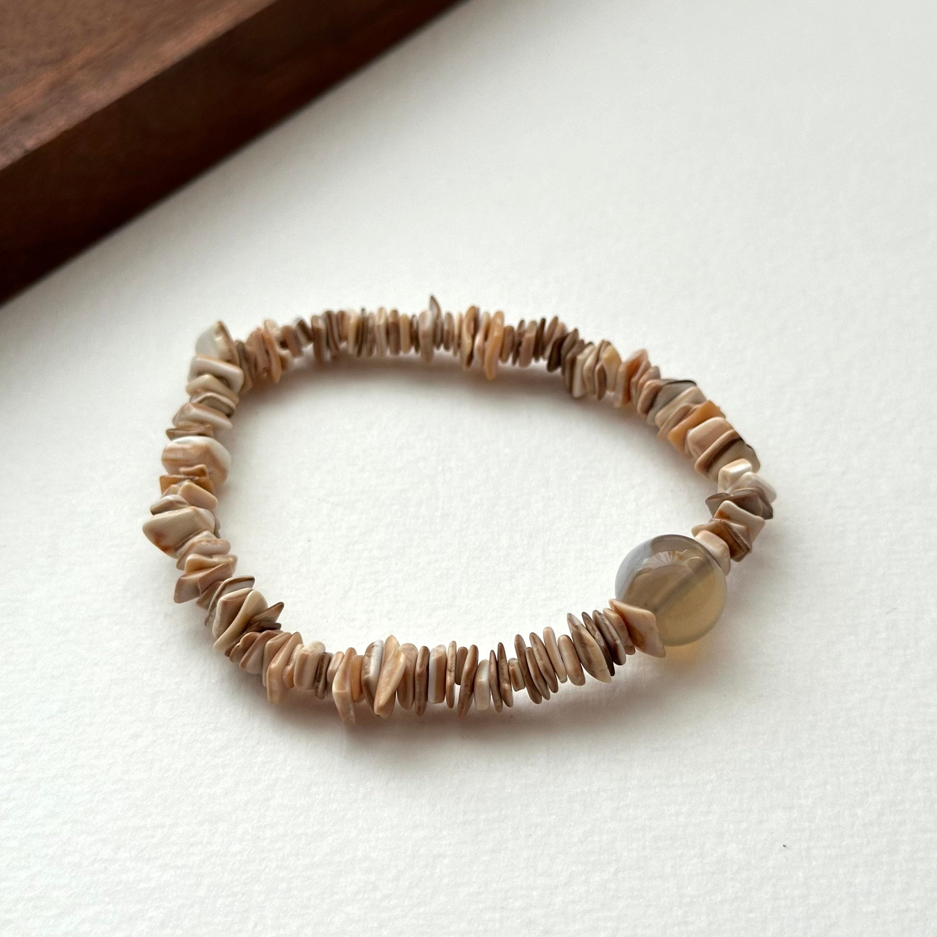 BS202 [Gray Guardian] Gray agate shell bracelet