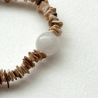 BS203 [White Guardian Stone] White Stone Flake Shell Bracelet