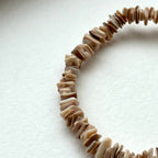BS203 [White Guardian Stone] White Stone Flake Shell Bracelet