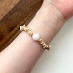 BS203 [White Guardian Stone] White Stone Flake Shell Bracelet