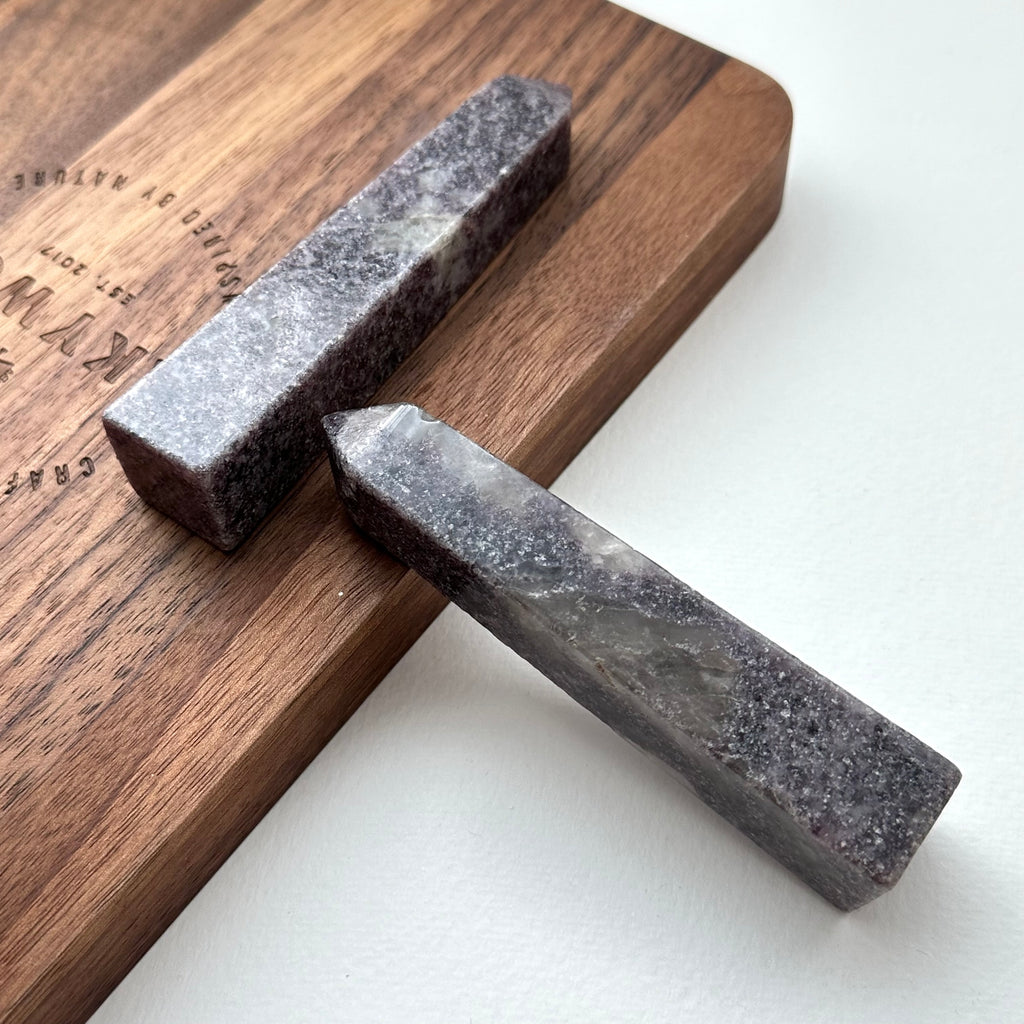 TS16【情緒平衡】紫鋰雲母丁香方尖塔水晶柱