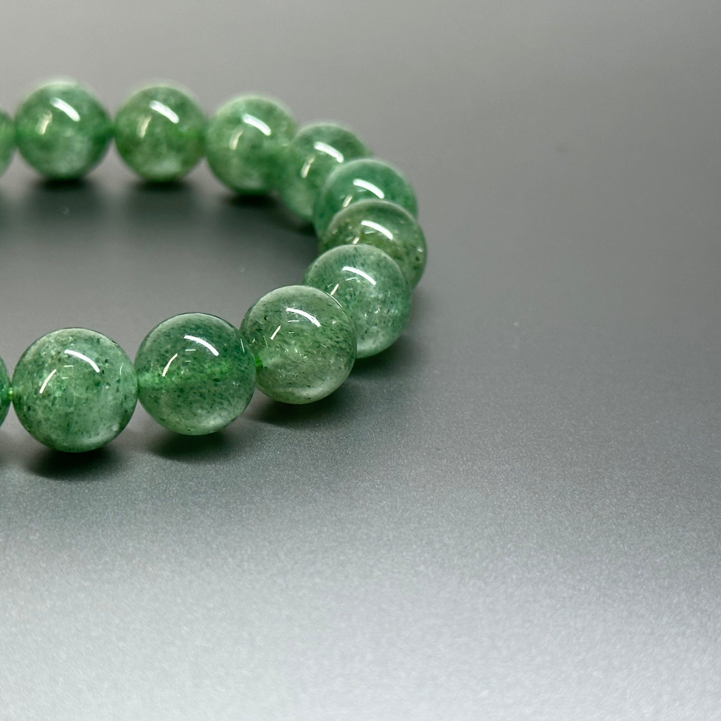 B21【樂觀積極】綠草莓晶純珠手鏈手串  Green Strawberry Quartz Bracelet