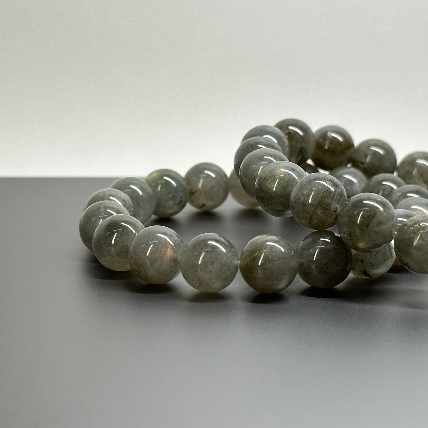 B38 髮晶 • 灰 手鏈手串 Grey Rutilated Quartz Bracelet