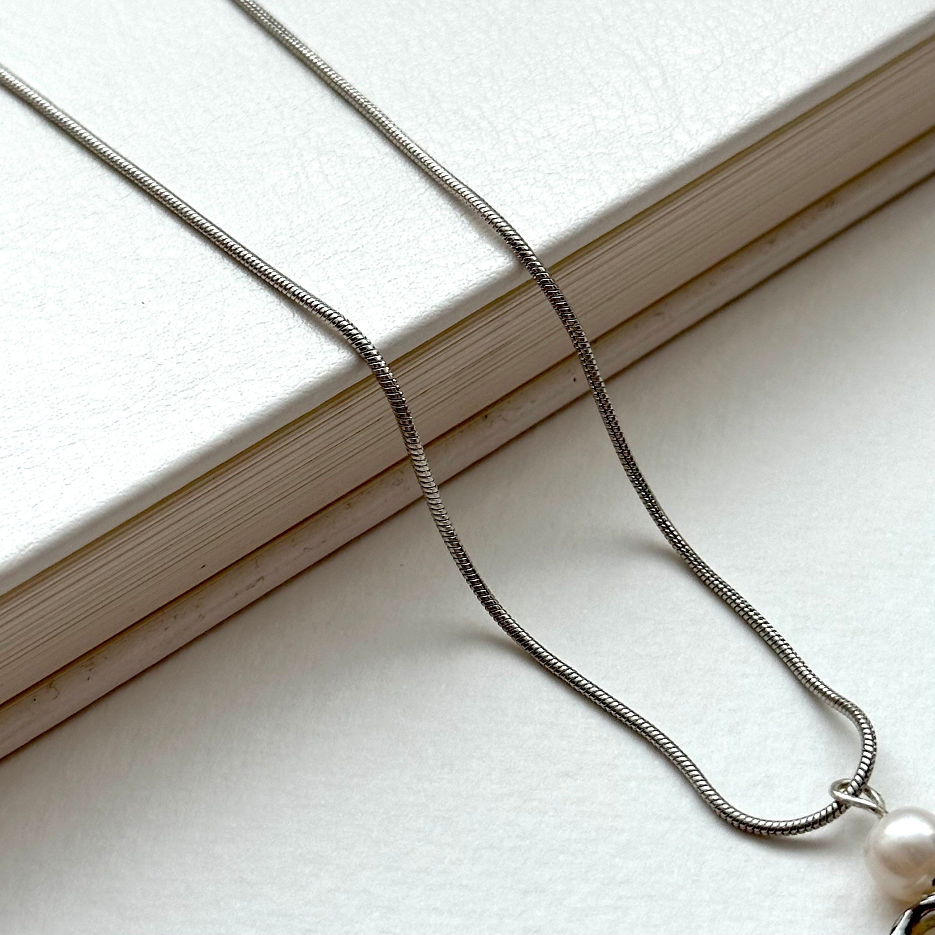 N54 [Keep a Happy Mood] Yellow Agate | Flower | Silver Plated Necklace