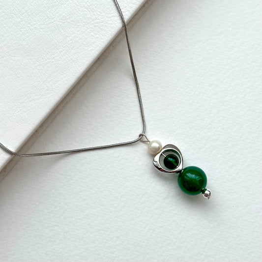 N55 [Love and Harmony] Green Agate Freshwater Pearl Solid Silver Plated Necklace