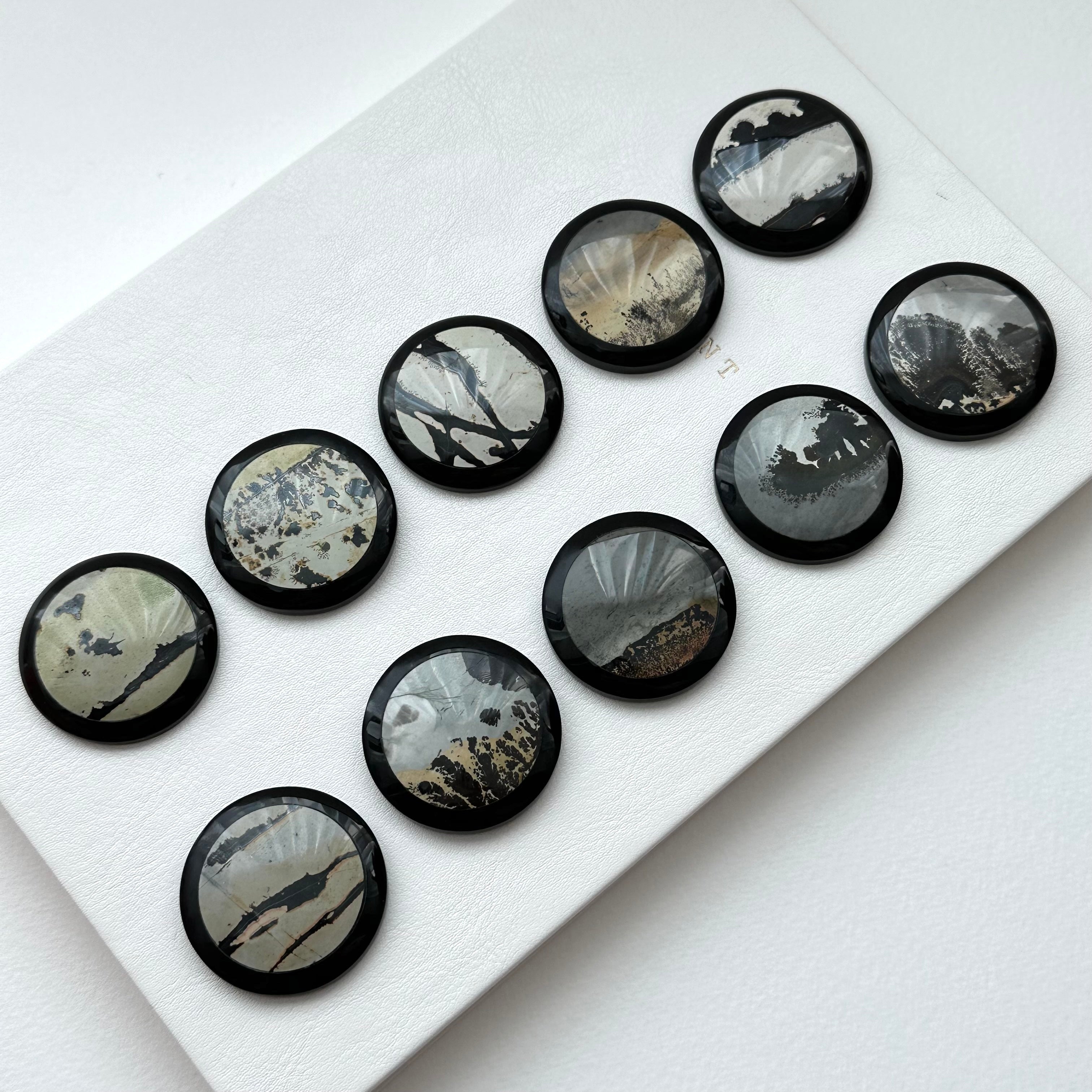 TS23【墨跡】噴墨畫石黑碧石圓塊 辦公室或家中療癒 裝置擺設