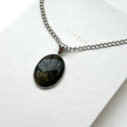 N76【守護愛情】拉長石|復古橢型|鍍銀鎖頸鏈項鏈