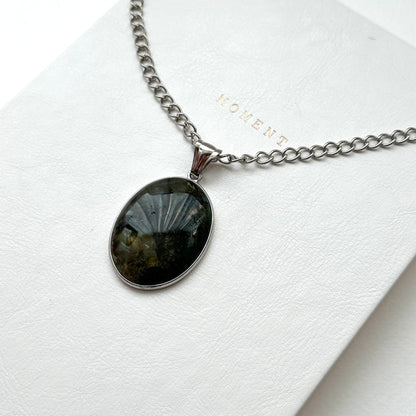 N76 [Guardian of Love] Labradorite Retro Oval Silver-plated Lock Necklace