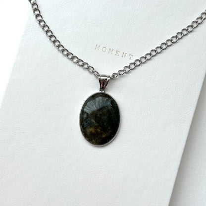 N76 [Guardian of Love] Labradorite Retro Oval Silver-plated Lock Necklace