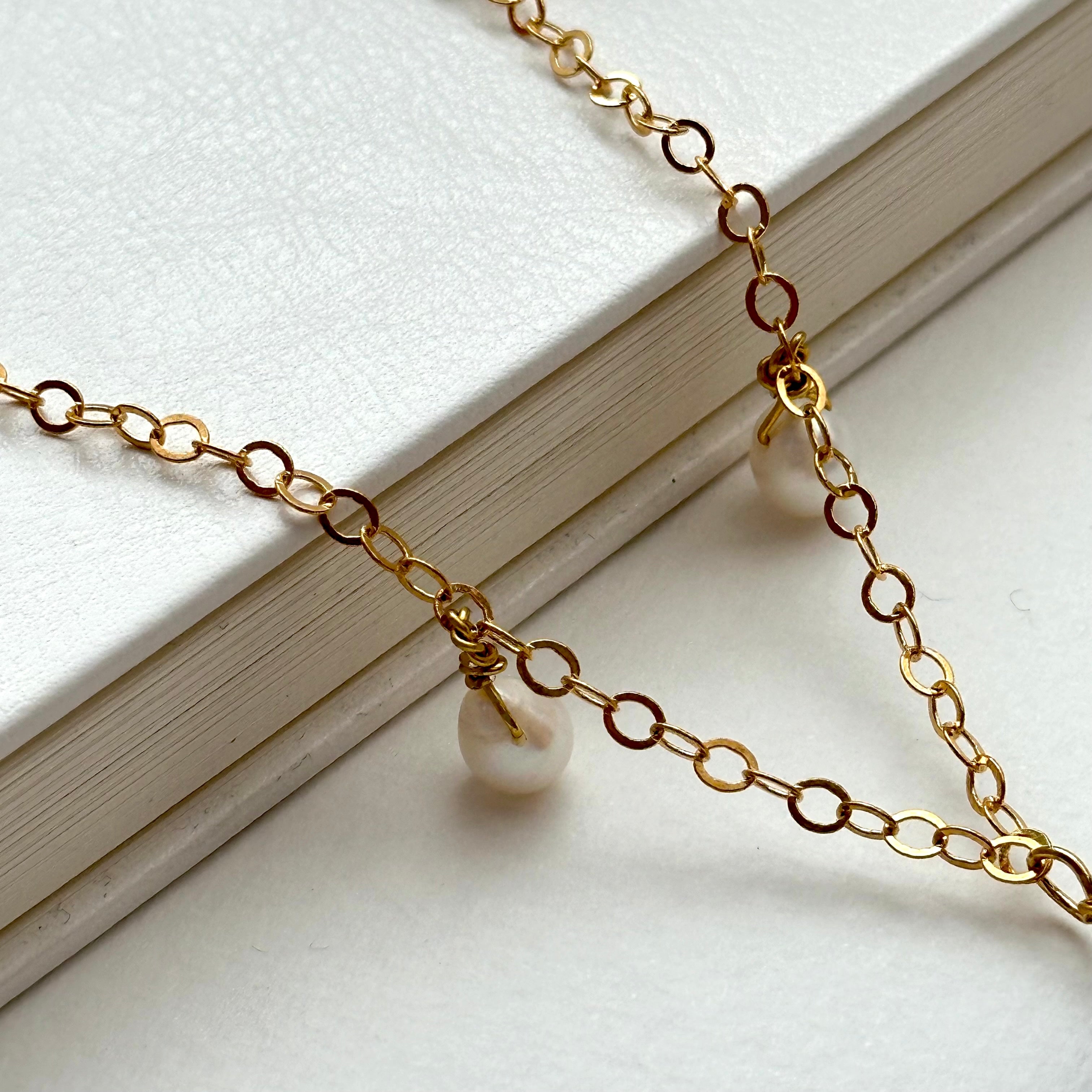 N77【日月守護】拉長石|出雲型勾玉|淡水珍珠|鍍金|頸鏈項鏈