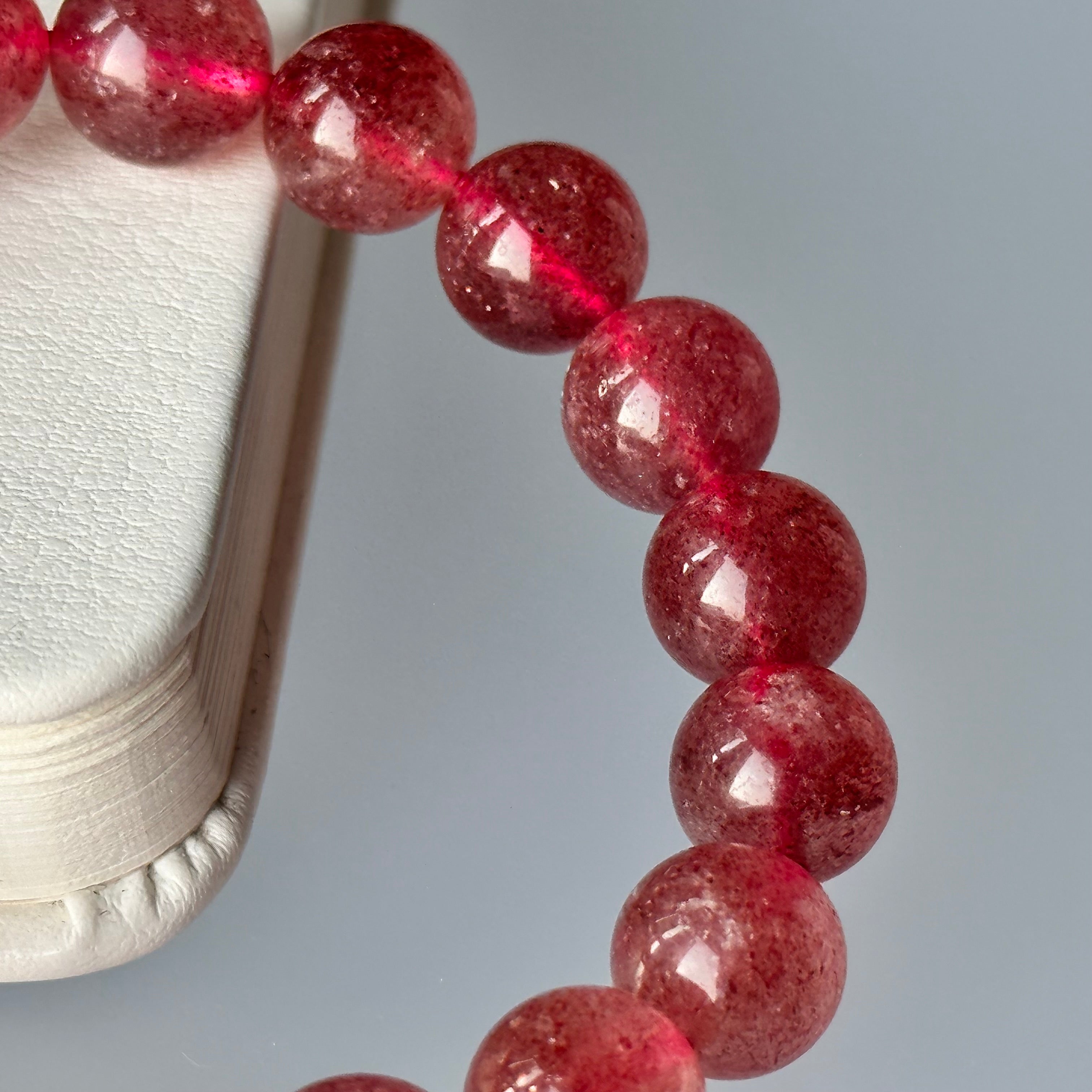 B22 Strawberry Crystal Pure Bead Bracelet