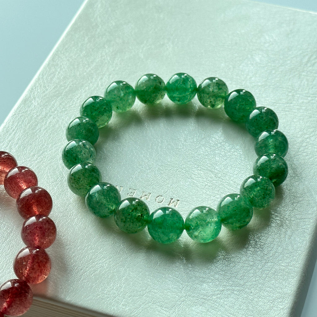 B21 [Optimistic and Positive] Green Strawberry Crystal Pure Bead Bracelet