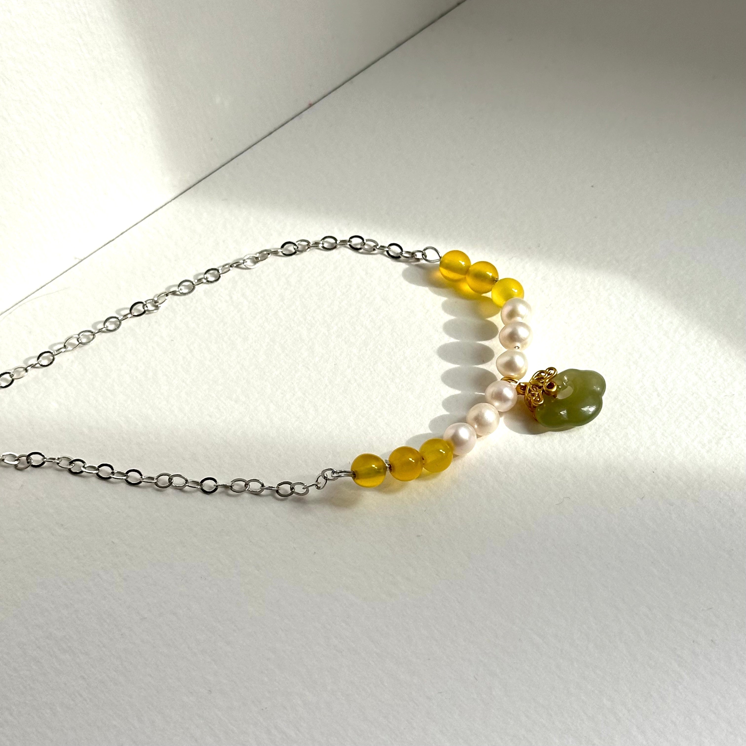 N80 [Joyful and Peaceful Mood] Yellow Agate | Freshwater Pearl | Safety Buckle | Gold Plated | Necklace