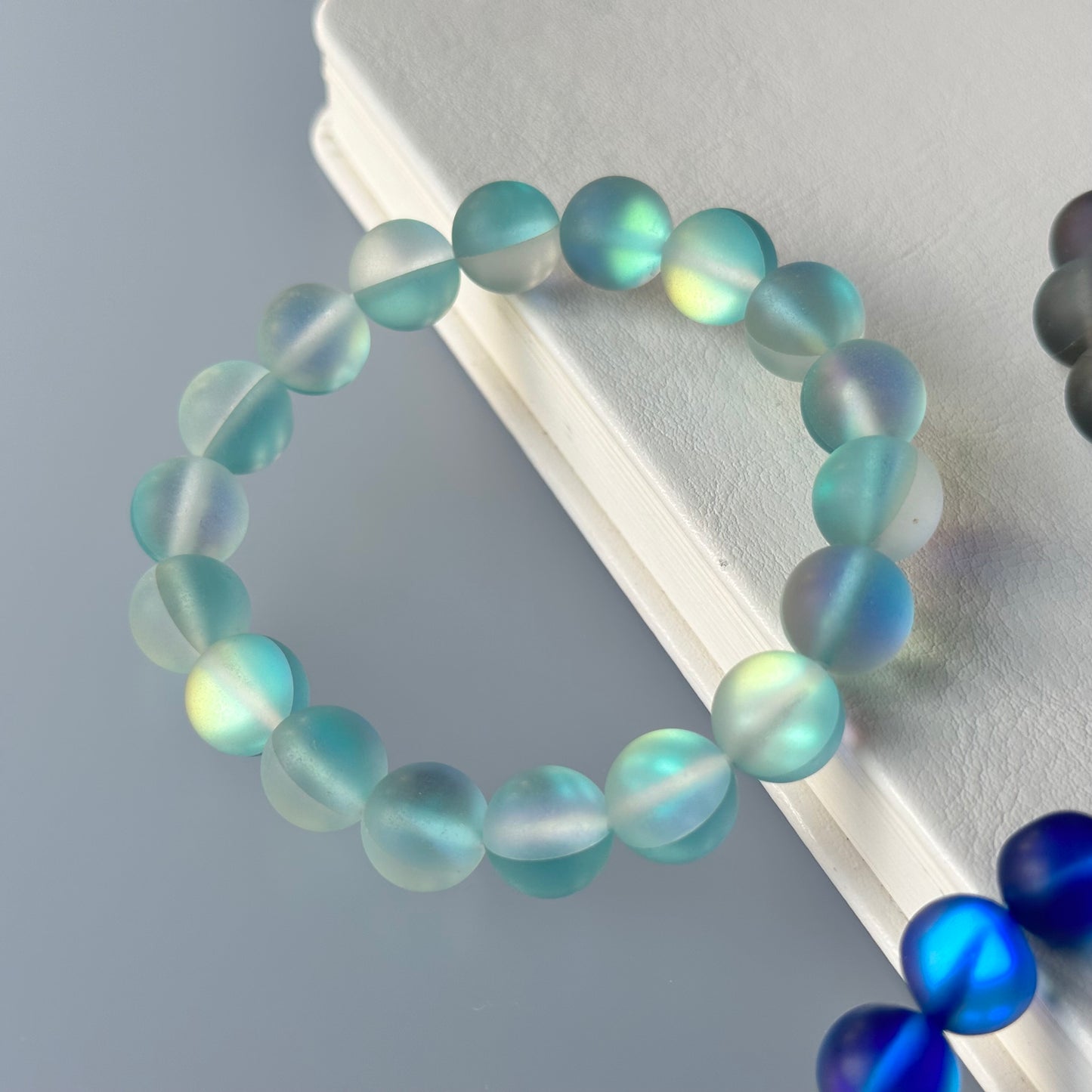 B47 月亮琉璃 • 霧湖水手鏈手串  Matt Lake Blue  Moonstone Bracelet