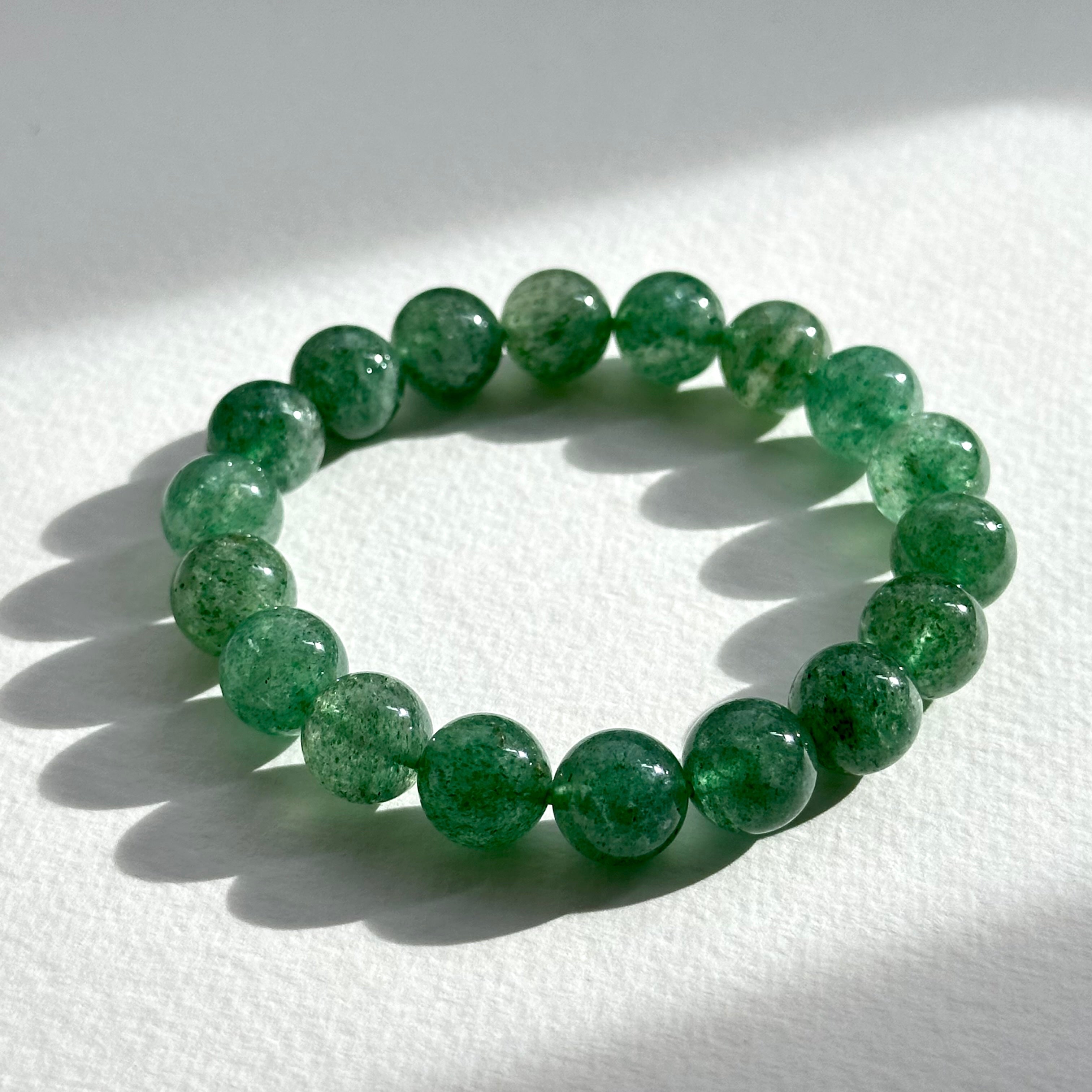 B21 [Optimistic and Positive] Green Strawberry Crystal Pure Bead Bracelet