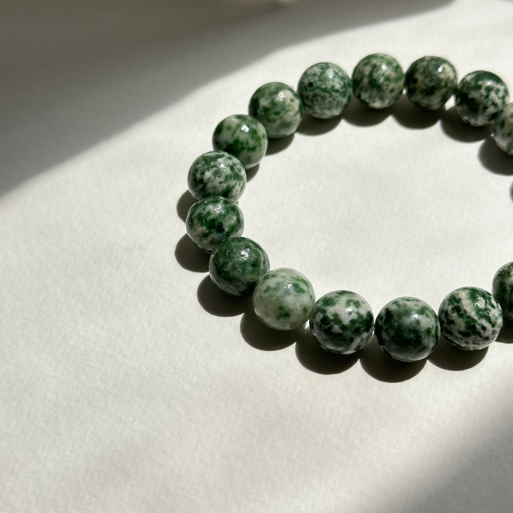 B23 Green Dot Stone Pure Bead Bracelet