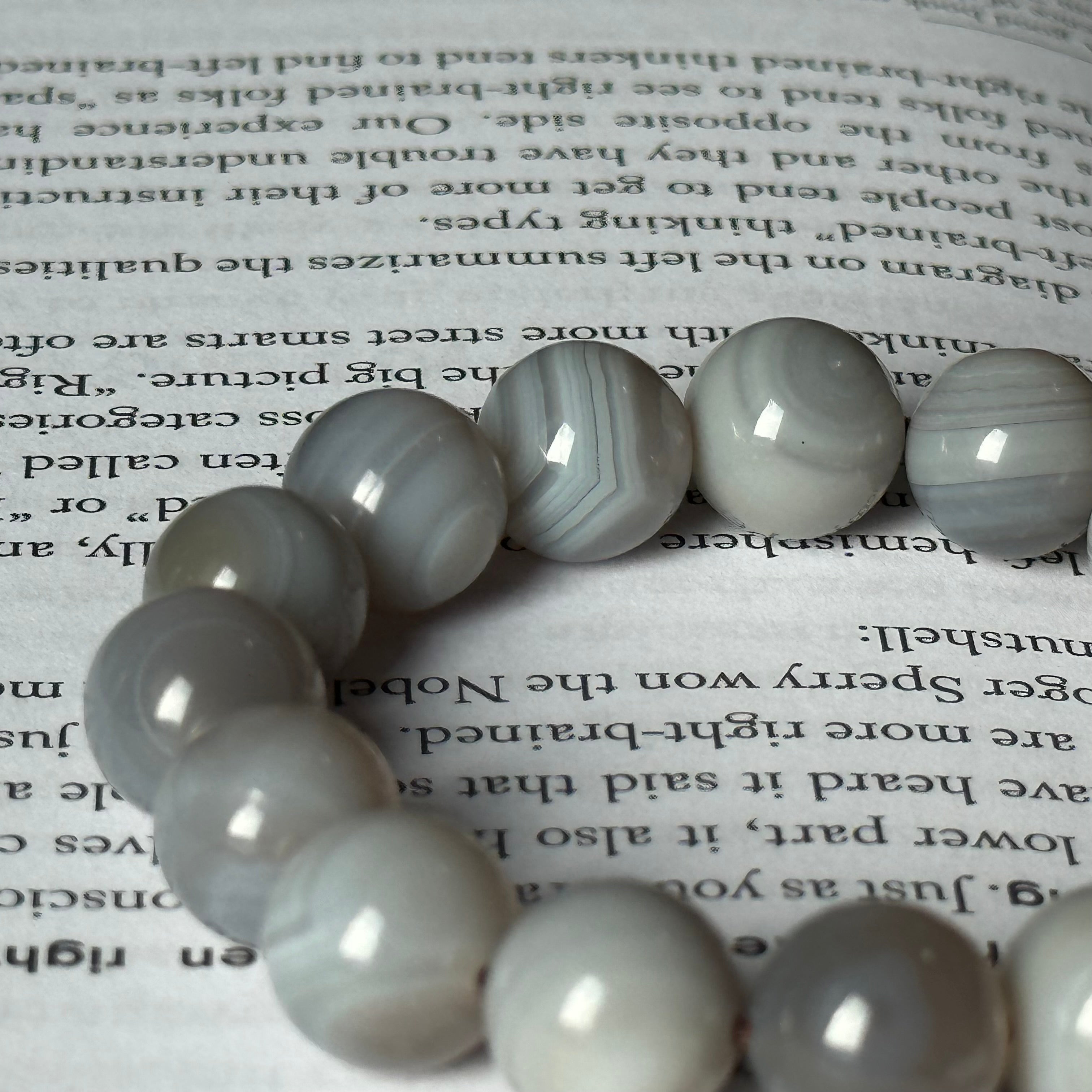 B007 [Ink Shadow] Ink Gray Agate Bead Bracelet
