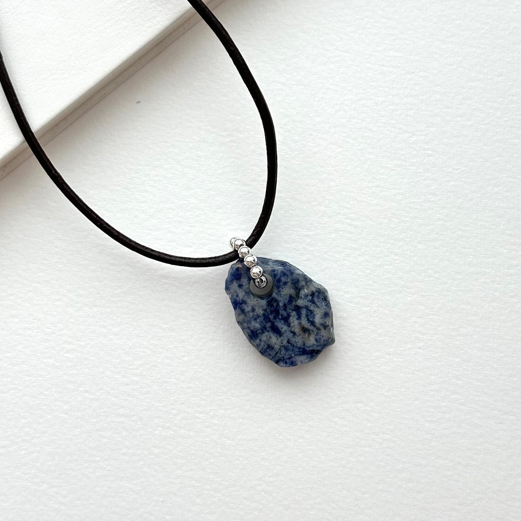 N90【Protection and Implementation】Hematite Peace Buckle Gold-plated Necklace