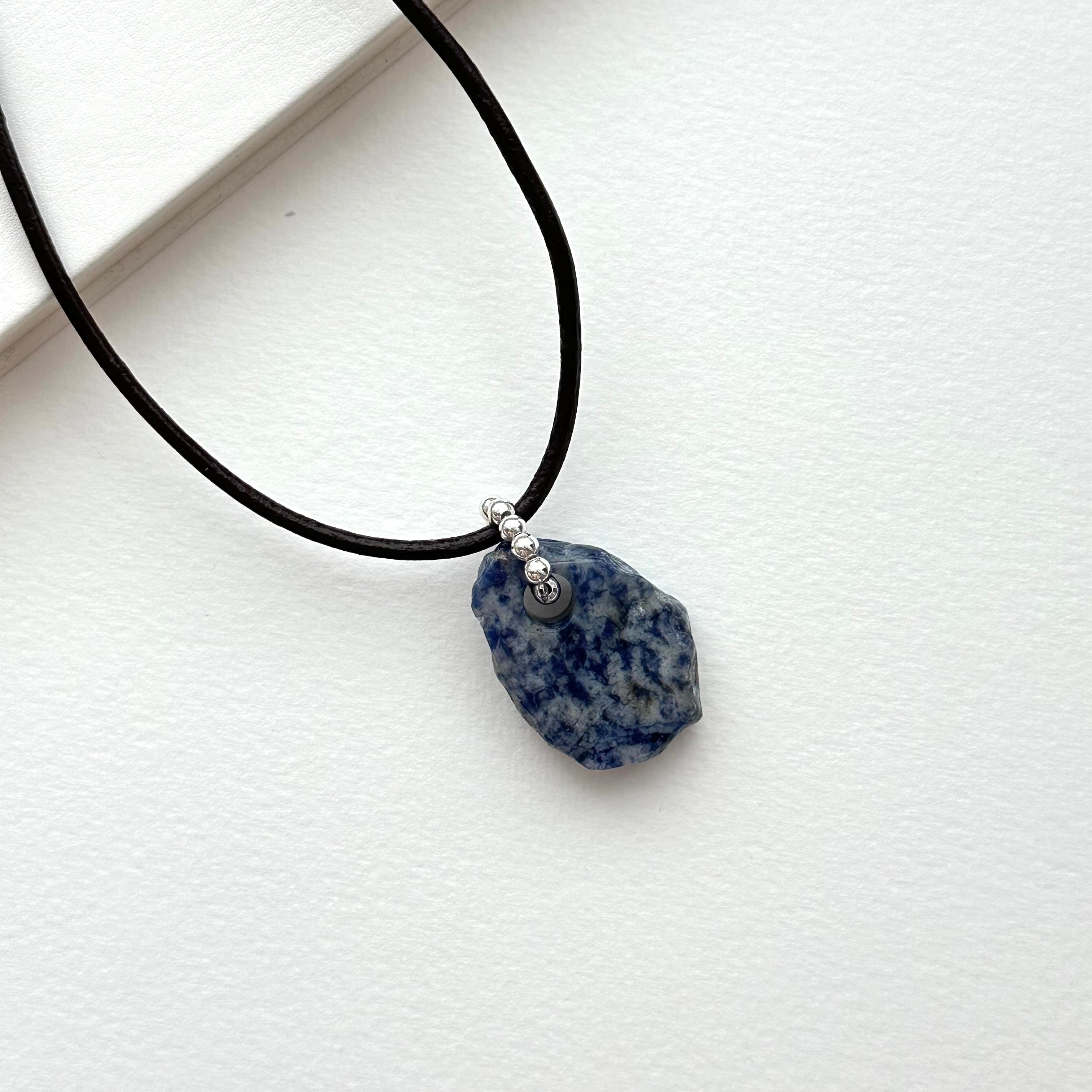 N90【Protection and Implementation】Hematite Peace Buckle Gold-plated Necklace