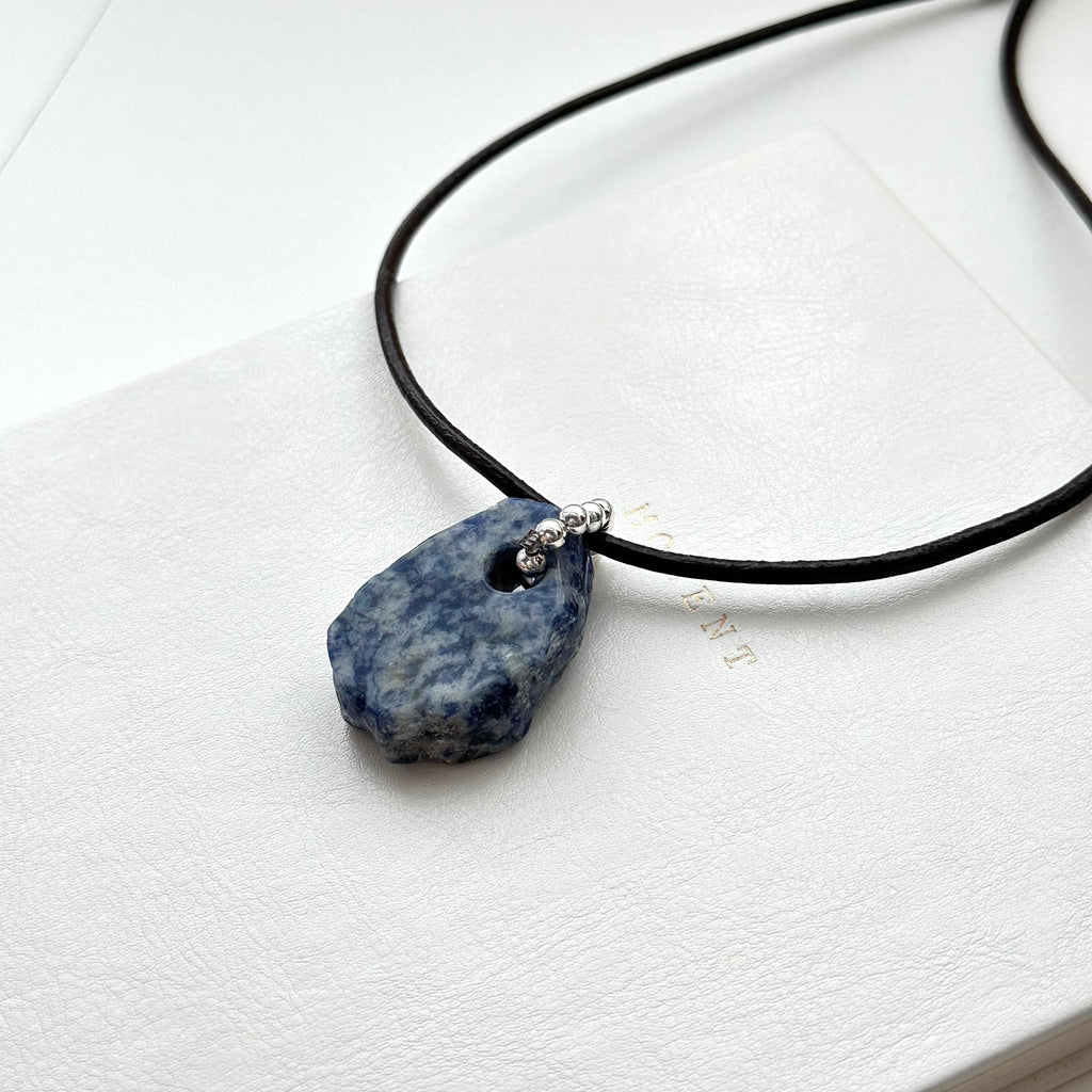 N90【Protection and Implementation】Hematite Peace Buckle Gold-plated Necklace