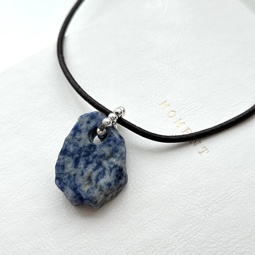 N90【Protection and Implementation】Hematite Peace Buckle Gold-plated Necklace