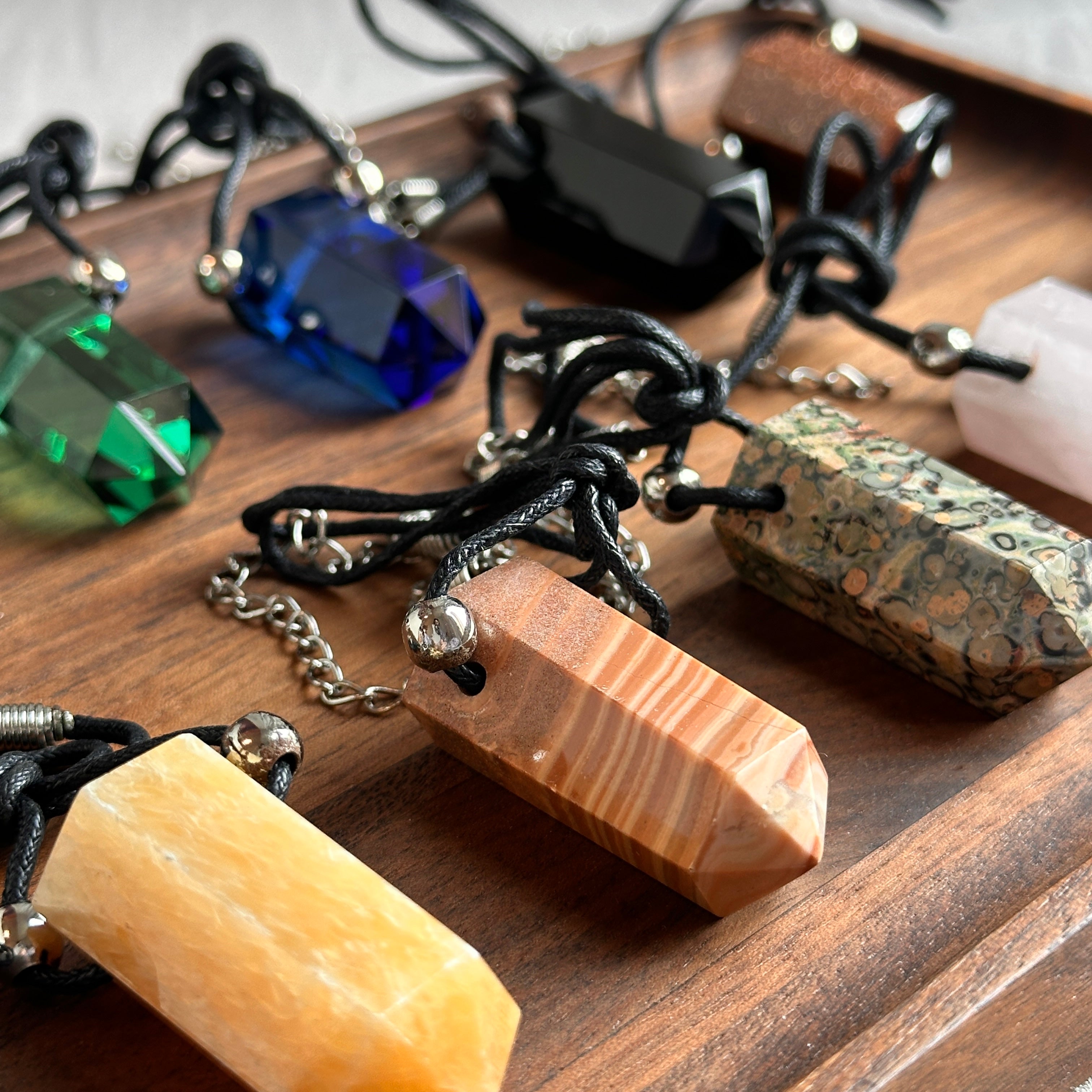 N90【Protection and Implementation】Hematite Peace Buckle Gold-plated Necklace