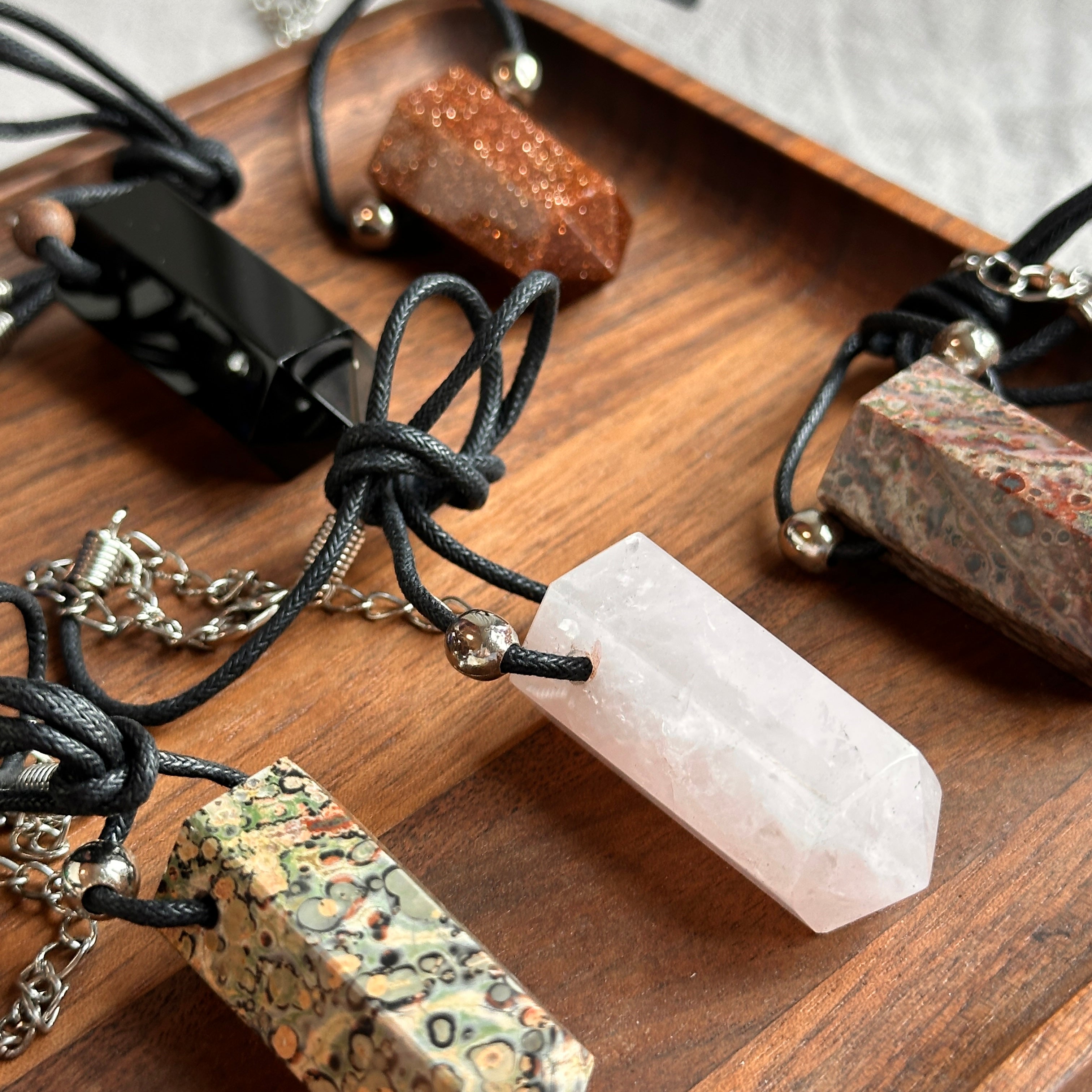 N90【Protection and Implementation】Hematite Peace Buckle Gold-plated Necklace