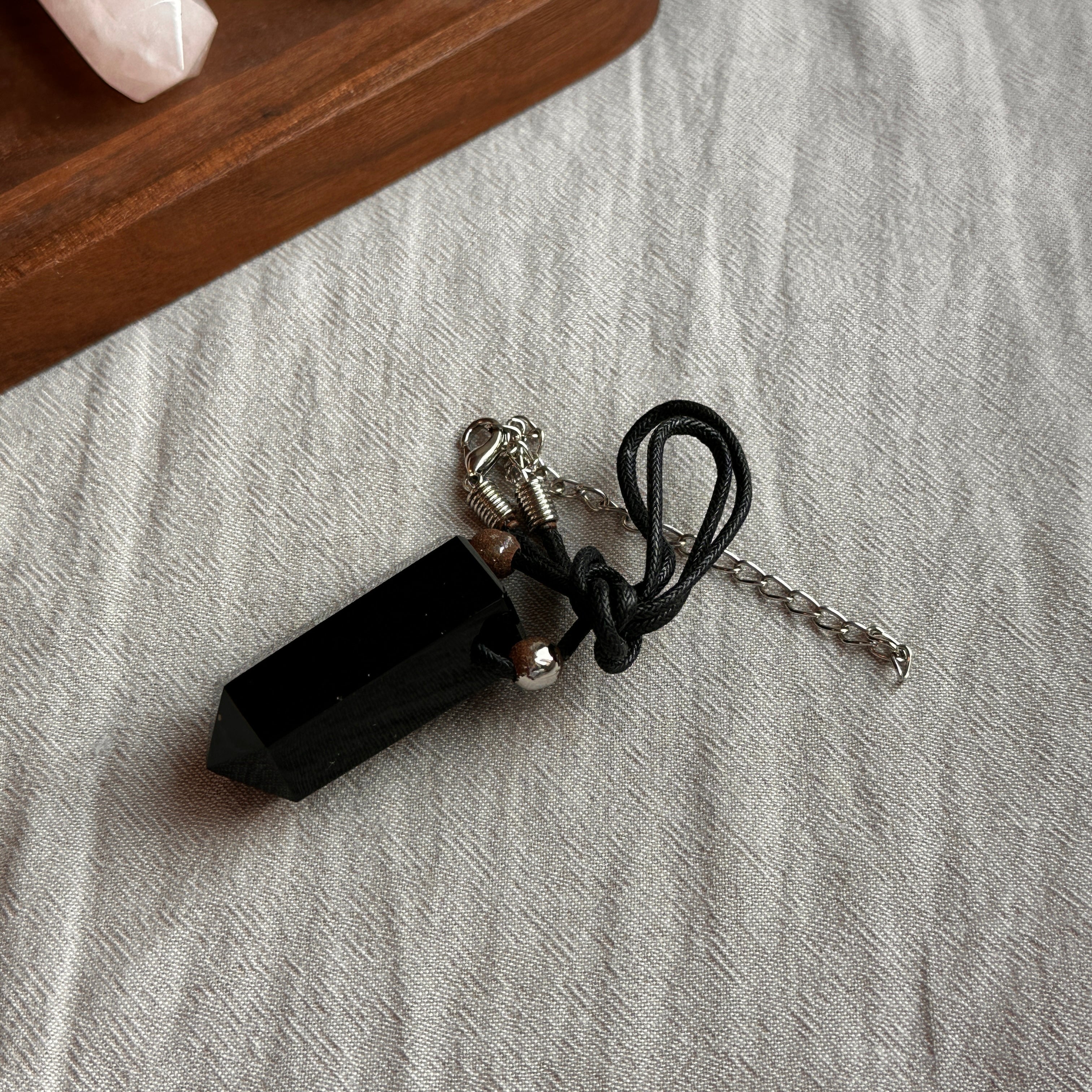 N90【Protection and Implementation】Hematite Peace Buckle Gold-plated Necklace