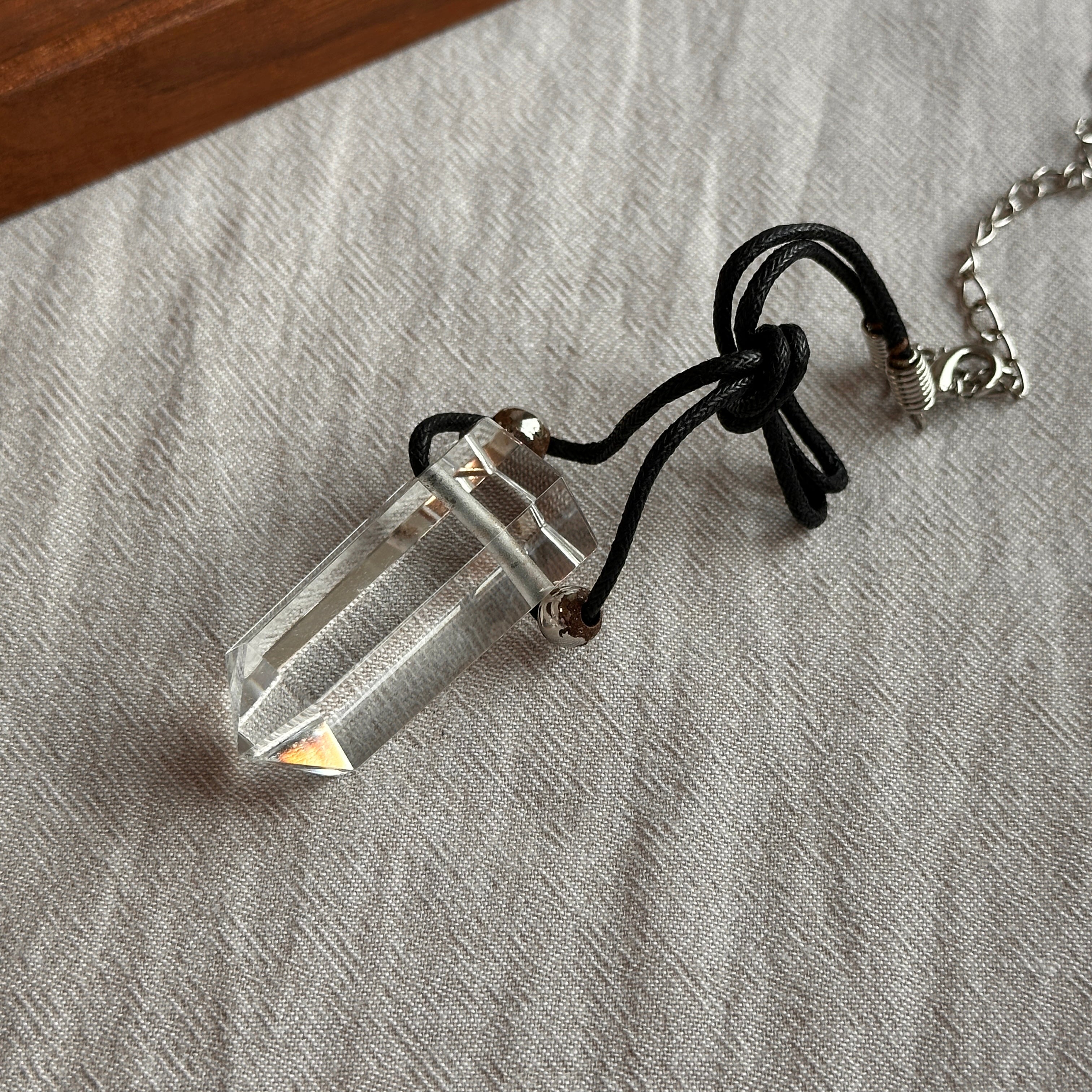 N90【Protection and Implementation】Hematite Peace Buckle Gold-plated Necklace