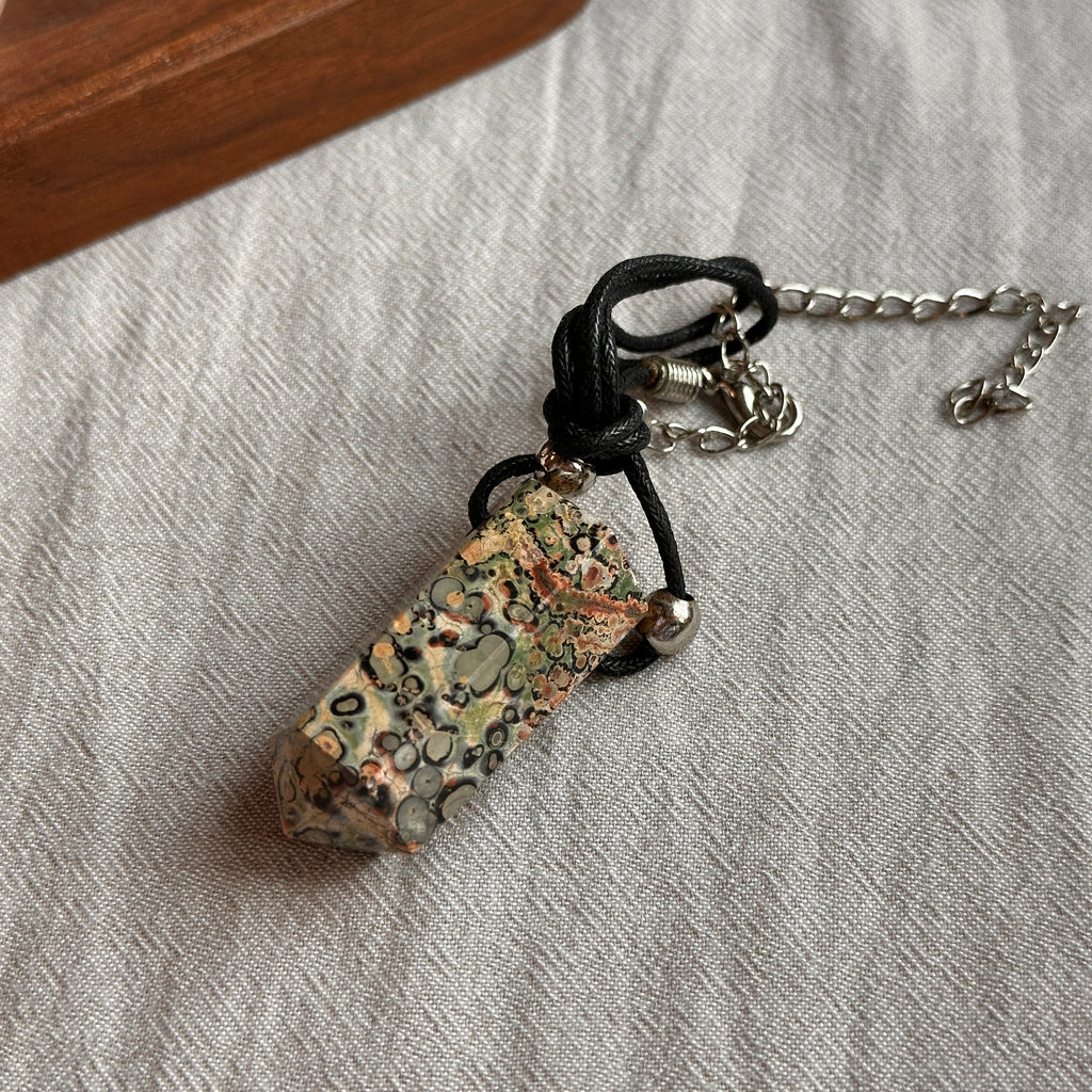 N90【Protection and Implementation】Hematite Peace Buckle Gold-plated Necklace