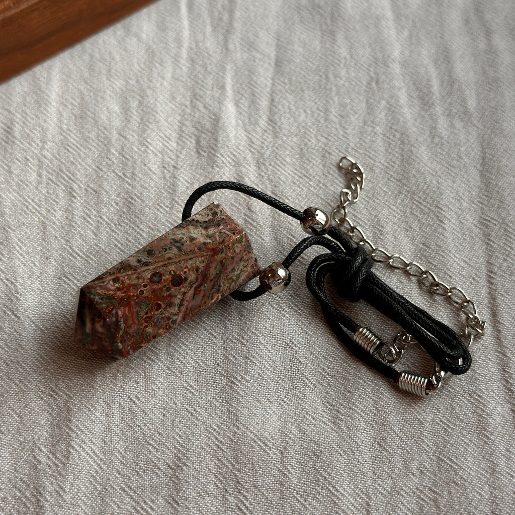 N90【Protection and Implementation】Hematite Peace Buckle Gold-plated Necklace