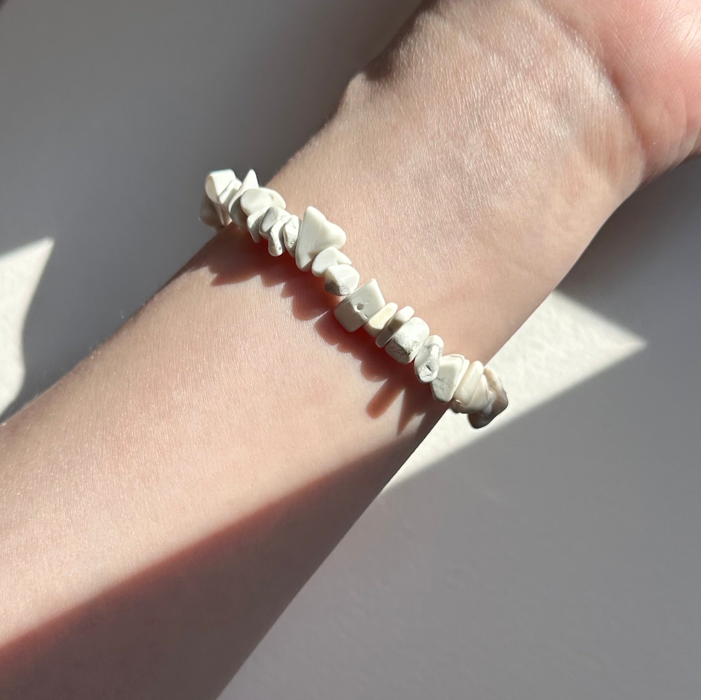 B93【印第安聖石】白松石小碎片純珠手鏈手串