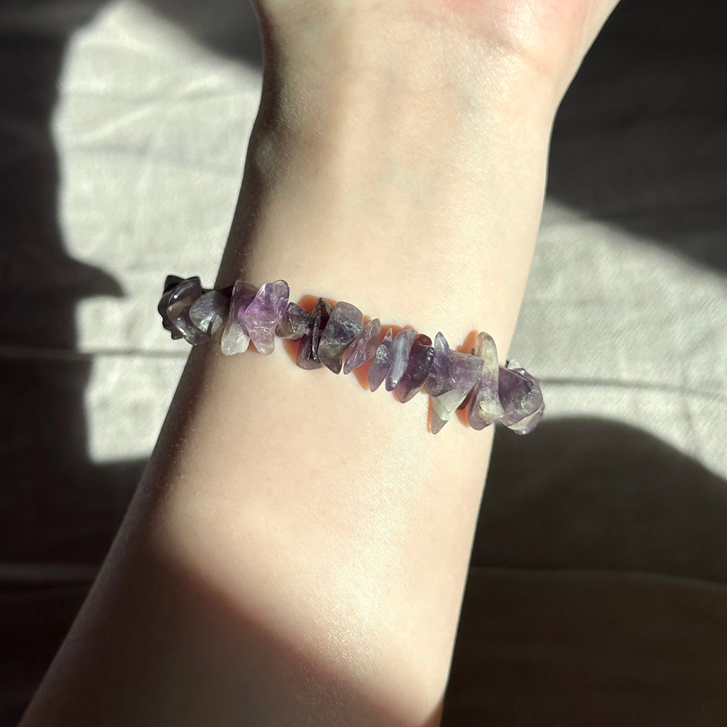 B95【水瓶雙魚座|2月誕生石】紫水晶小碎片純珠手鏈手串