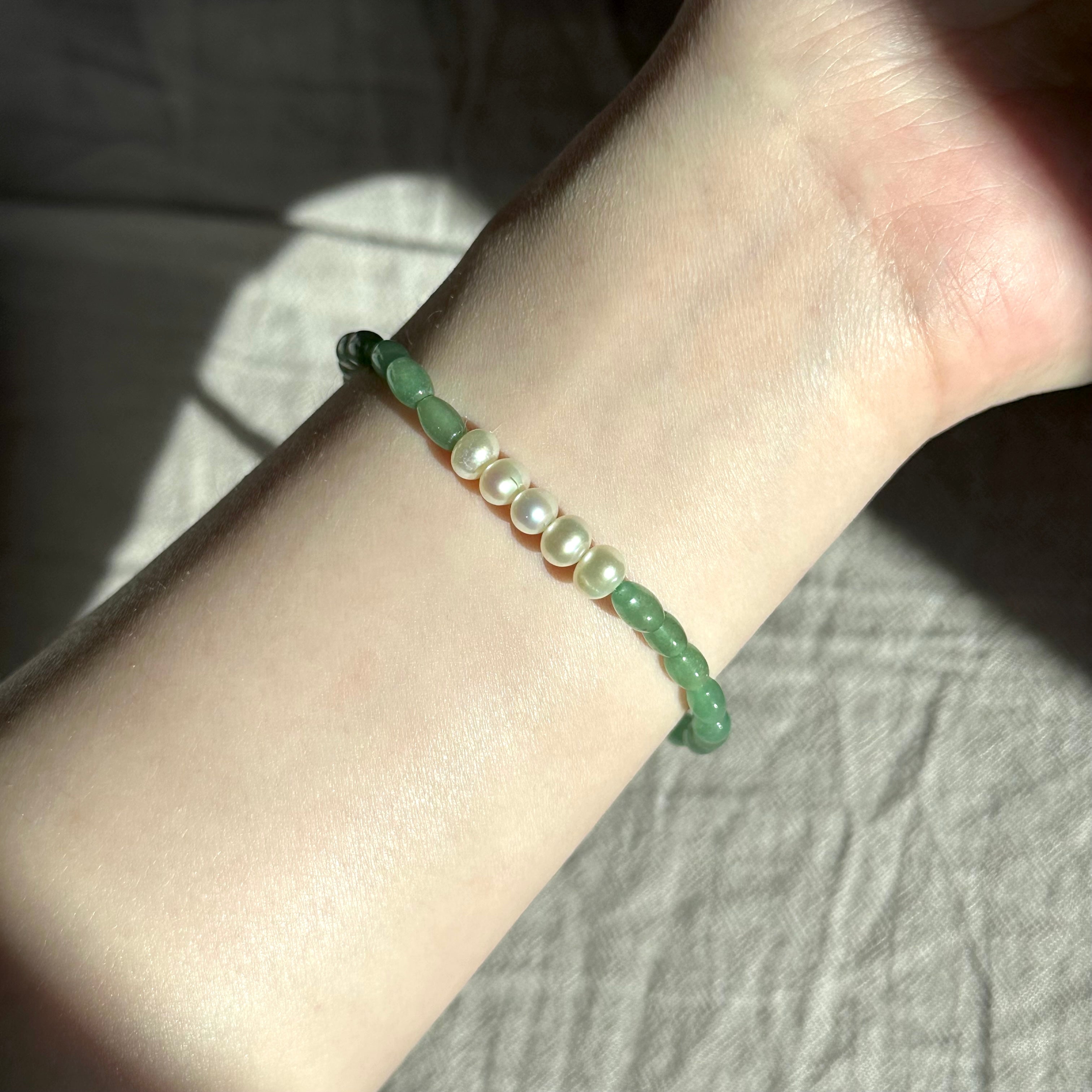 BS267 [Taurus Gemini | May Birthday] Oval Green Aventurine Freshwater Pearl Light Bracelet