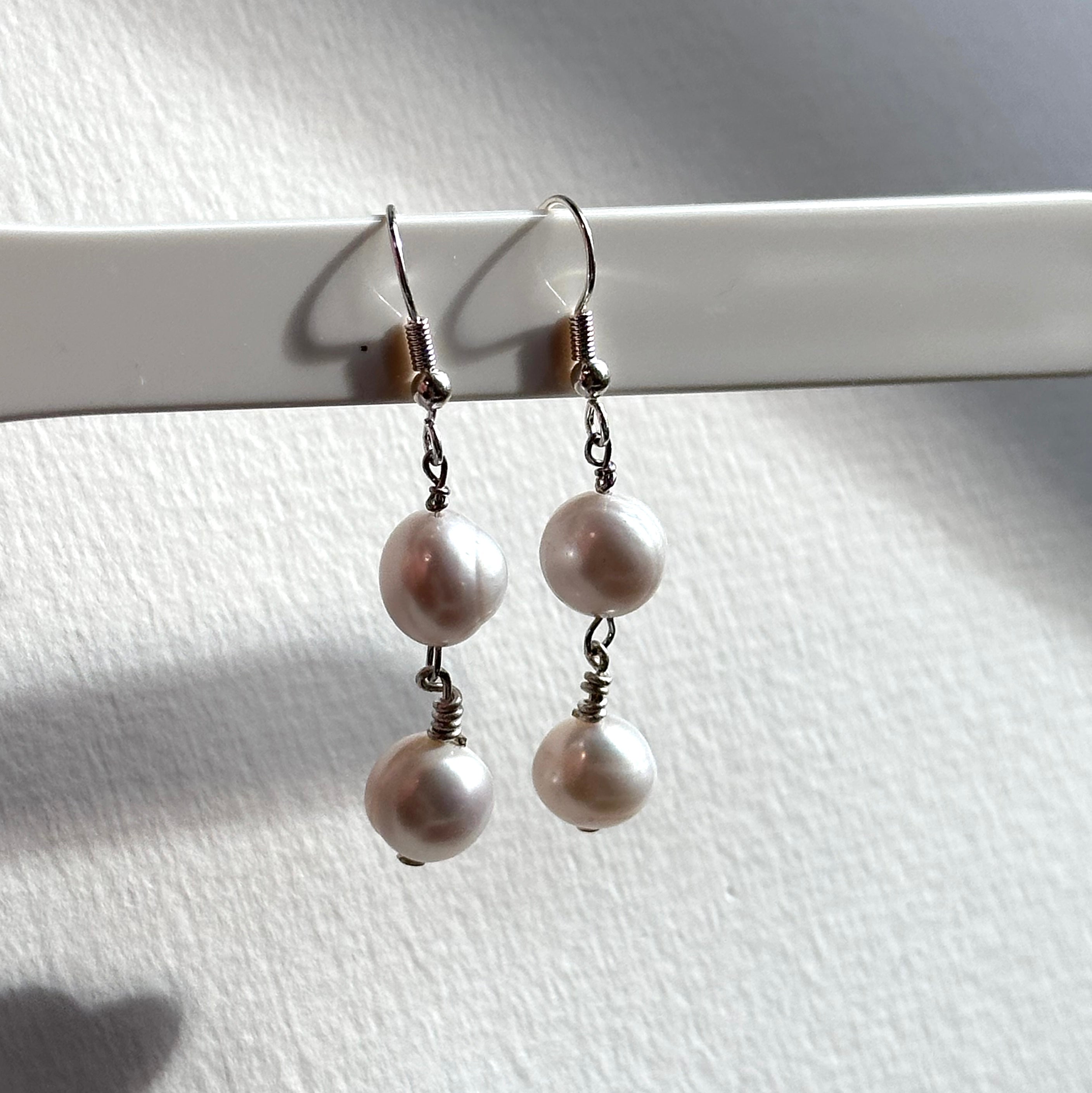 E29 [Glass meteorite] Libyan gold meteorite gold-plated earrings