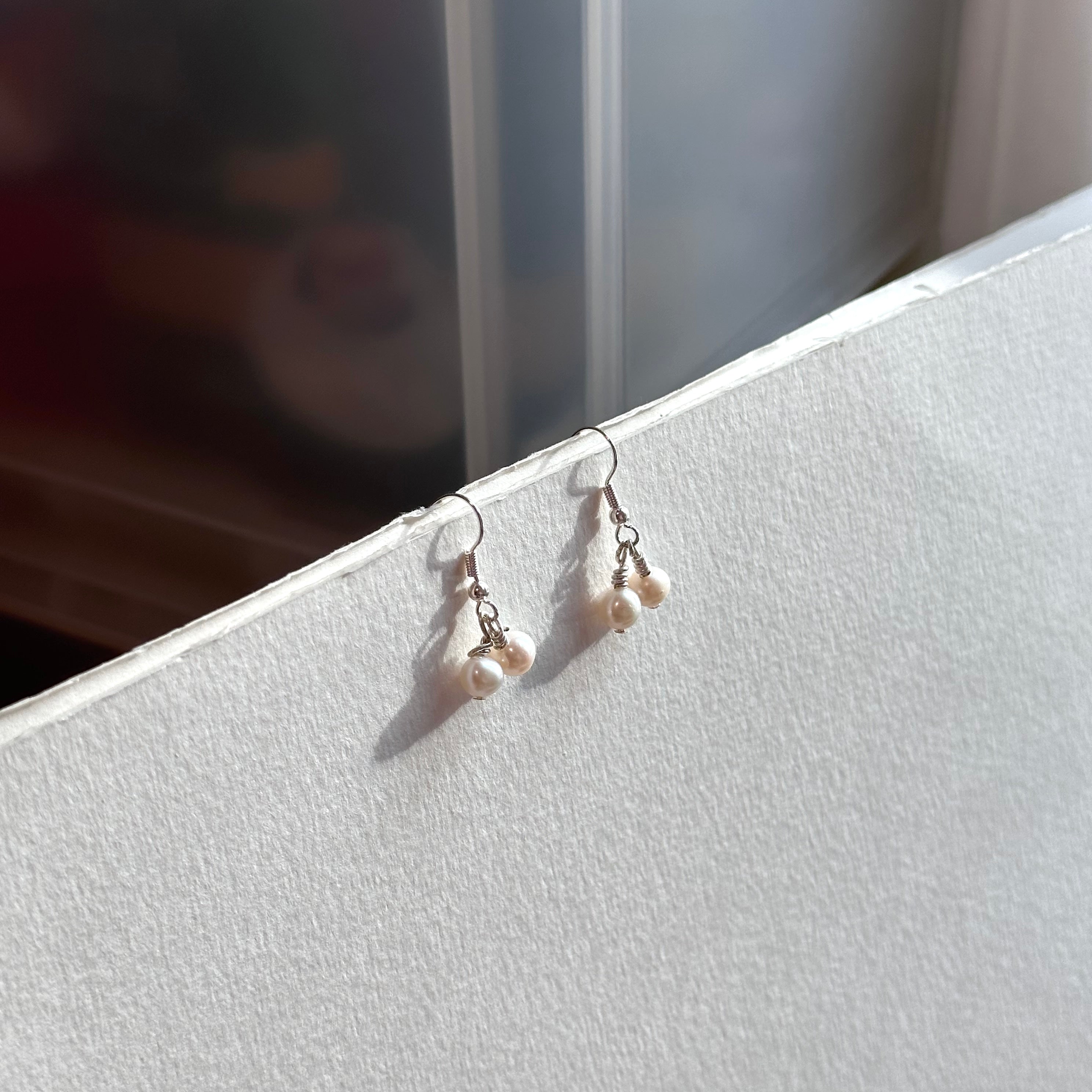 E29 [Glass meteorite] Libyan gold meteorite gold-plated earrings