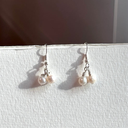 E29 [Glass meteorite] Libyan gold meteorite gold-plated earrings