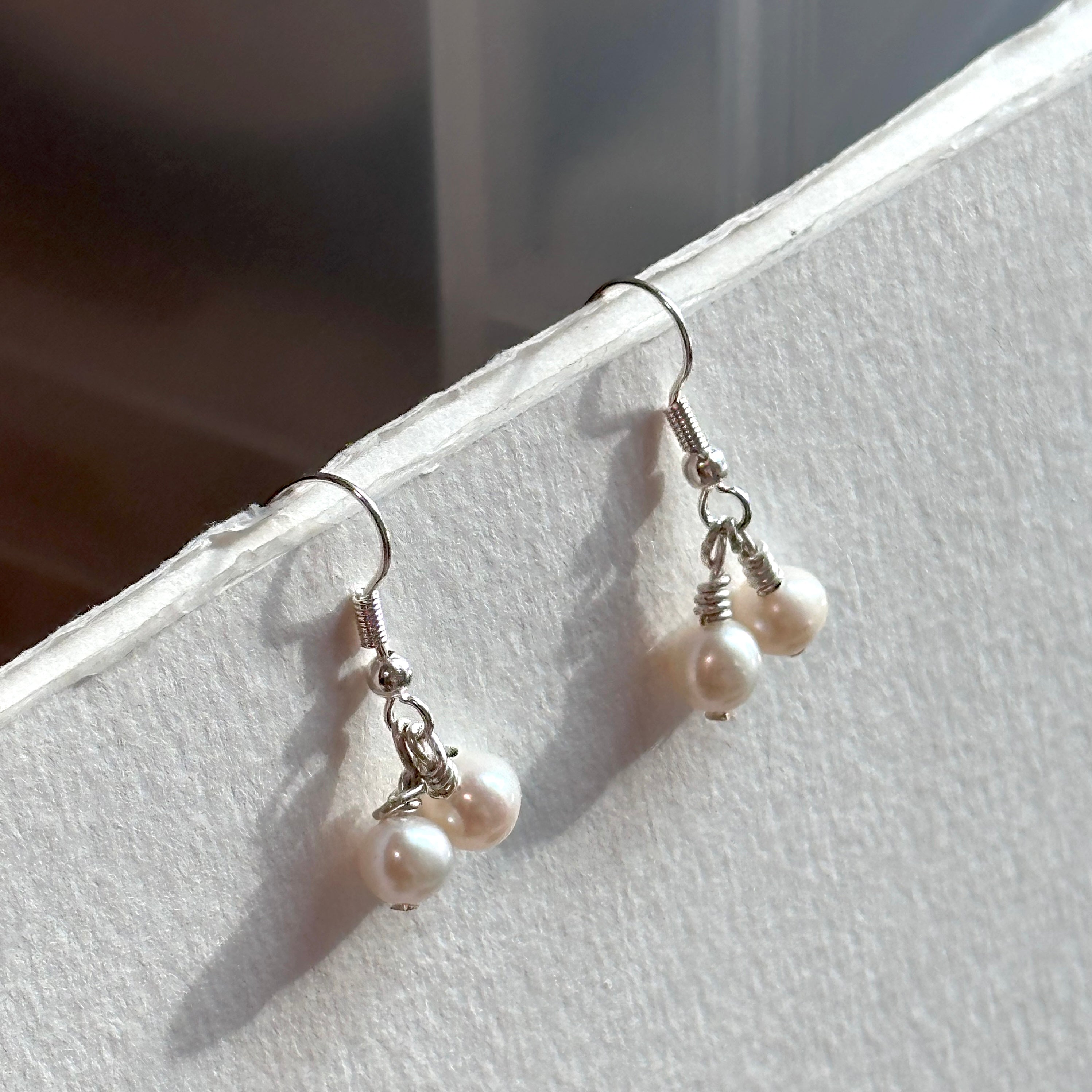 E29 [Glass meteorite] Libyan gold meteorite gold-plated earrings