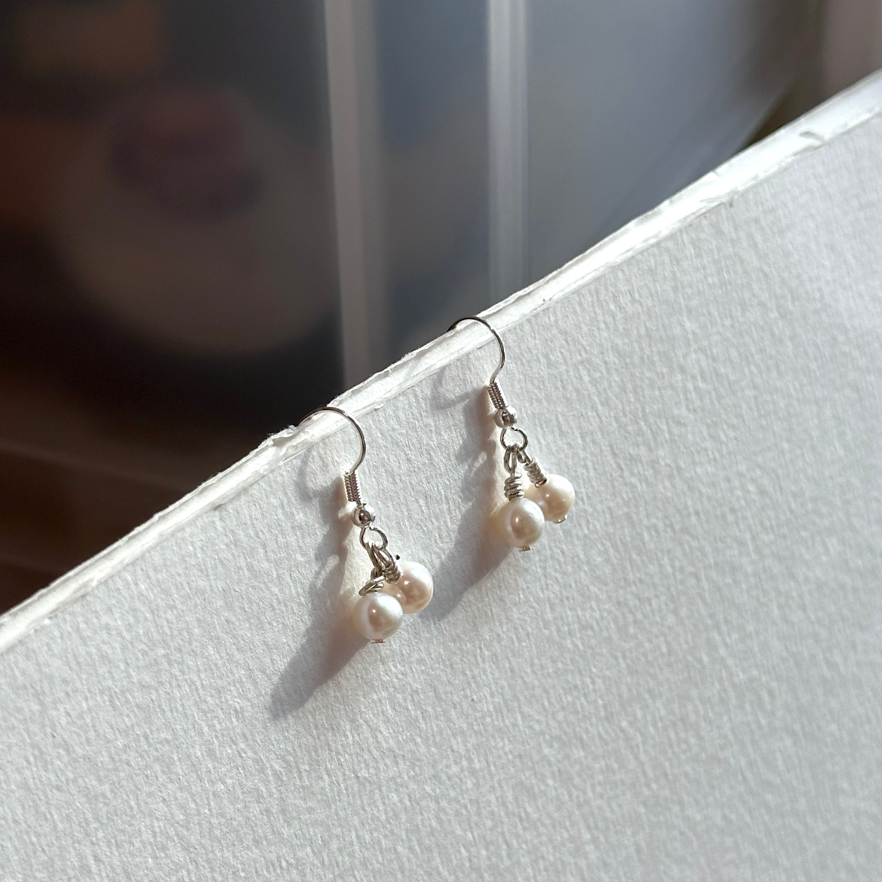 E29 [Glass meteorite] Libyan gold meteorite gold-plated earrings