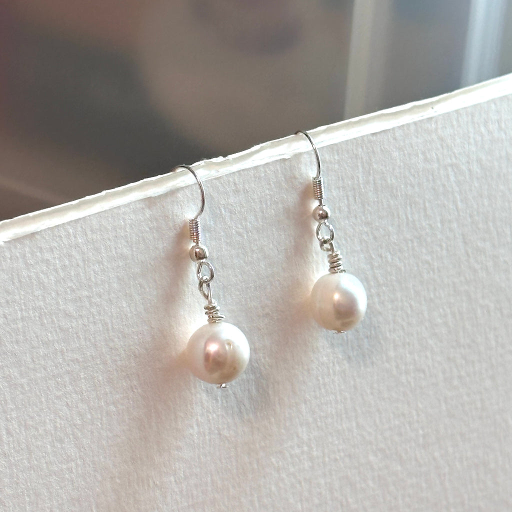 E29 [Glass meteorite] Libyan gold meteorite gold-plated earrings