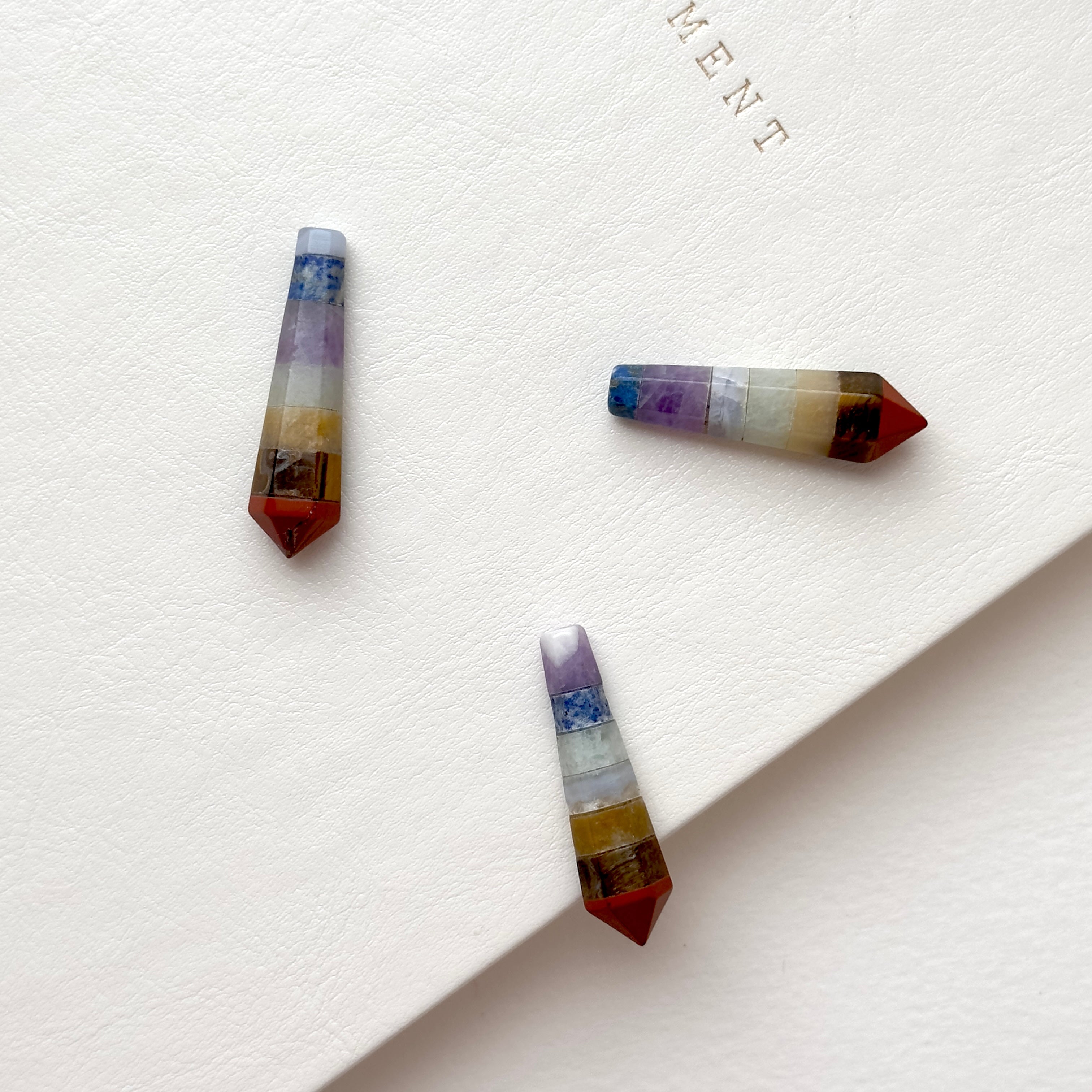 TS26【水晶滾石】七脈輪迷你版六角柱 辦公室家中療癒 裝置擺飾 能量