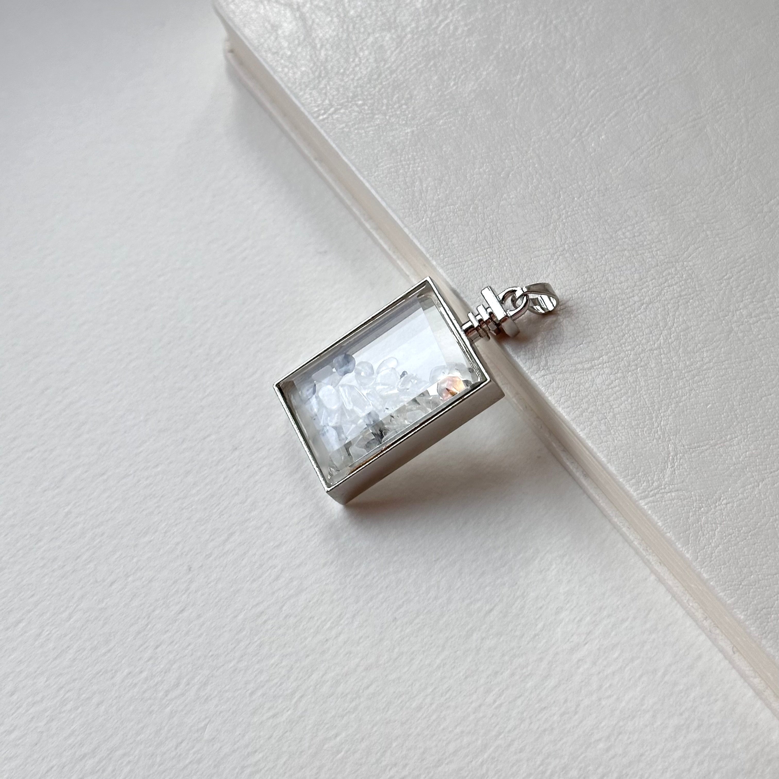 N90【Protection and Implementation】Hematite Peace Buckle Gold-plated Necklace