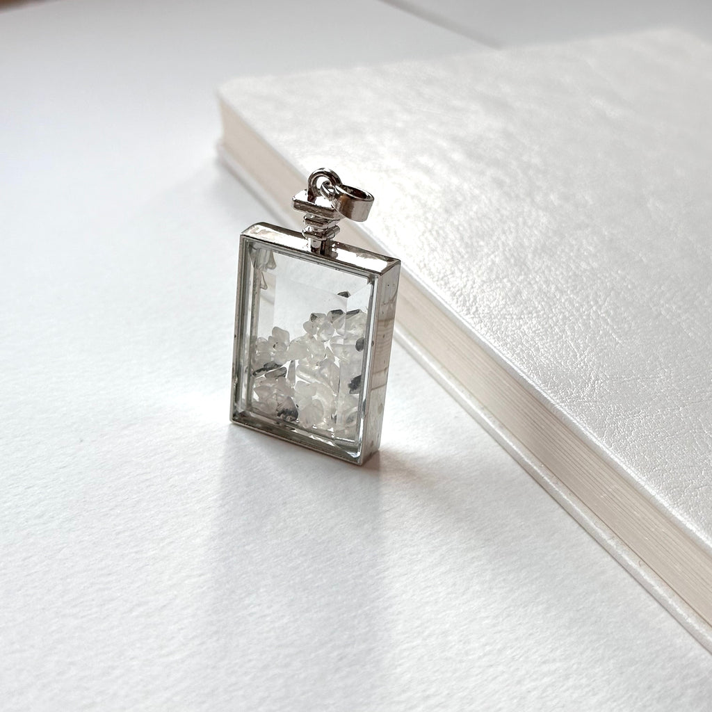 N90【Protection and Implementation】Hematite Peace Buckle Gold-plated Necklace